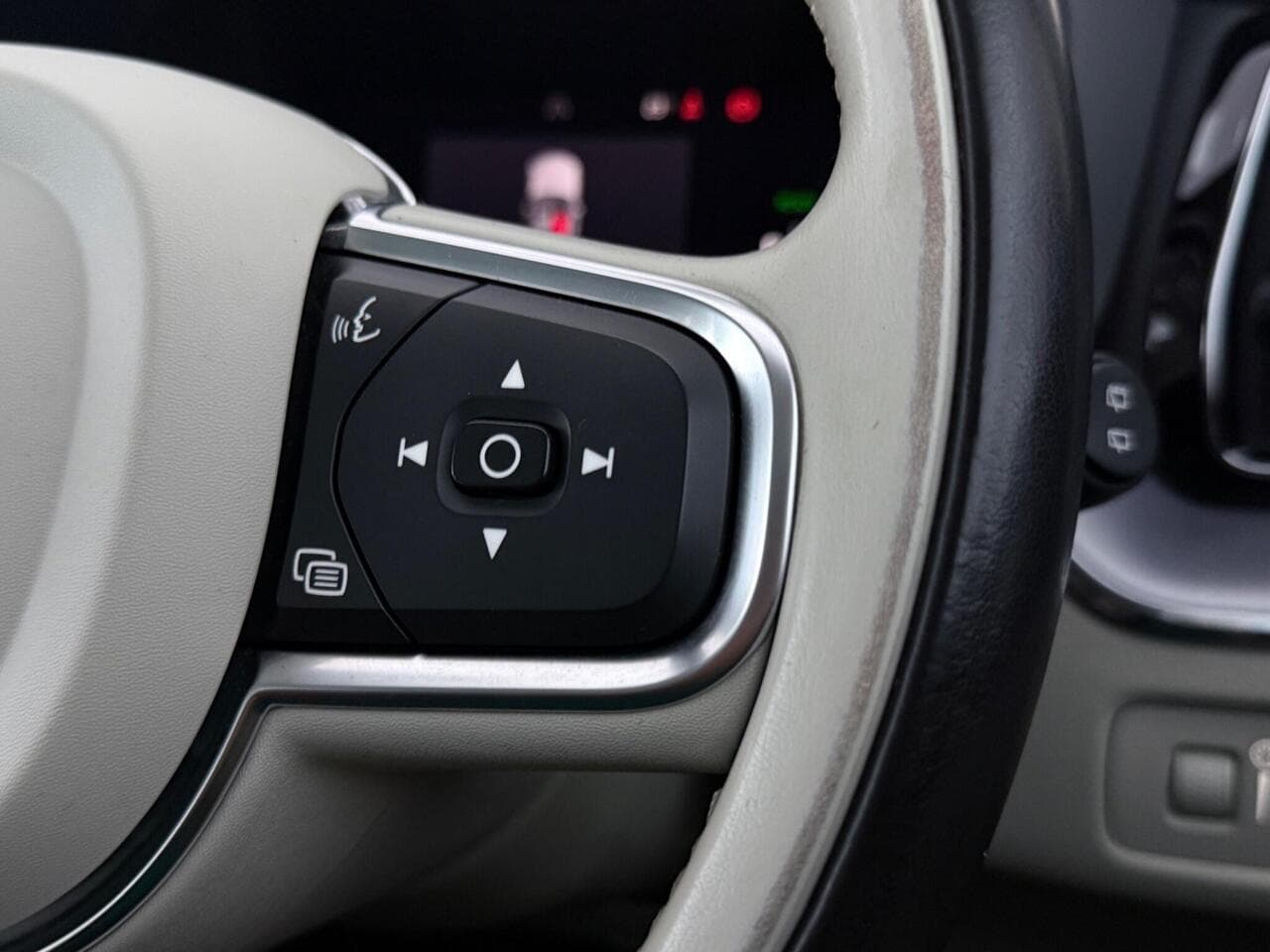 Volvo XC60 thumbnail Misc Controls