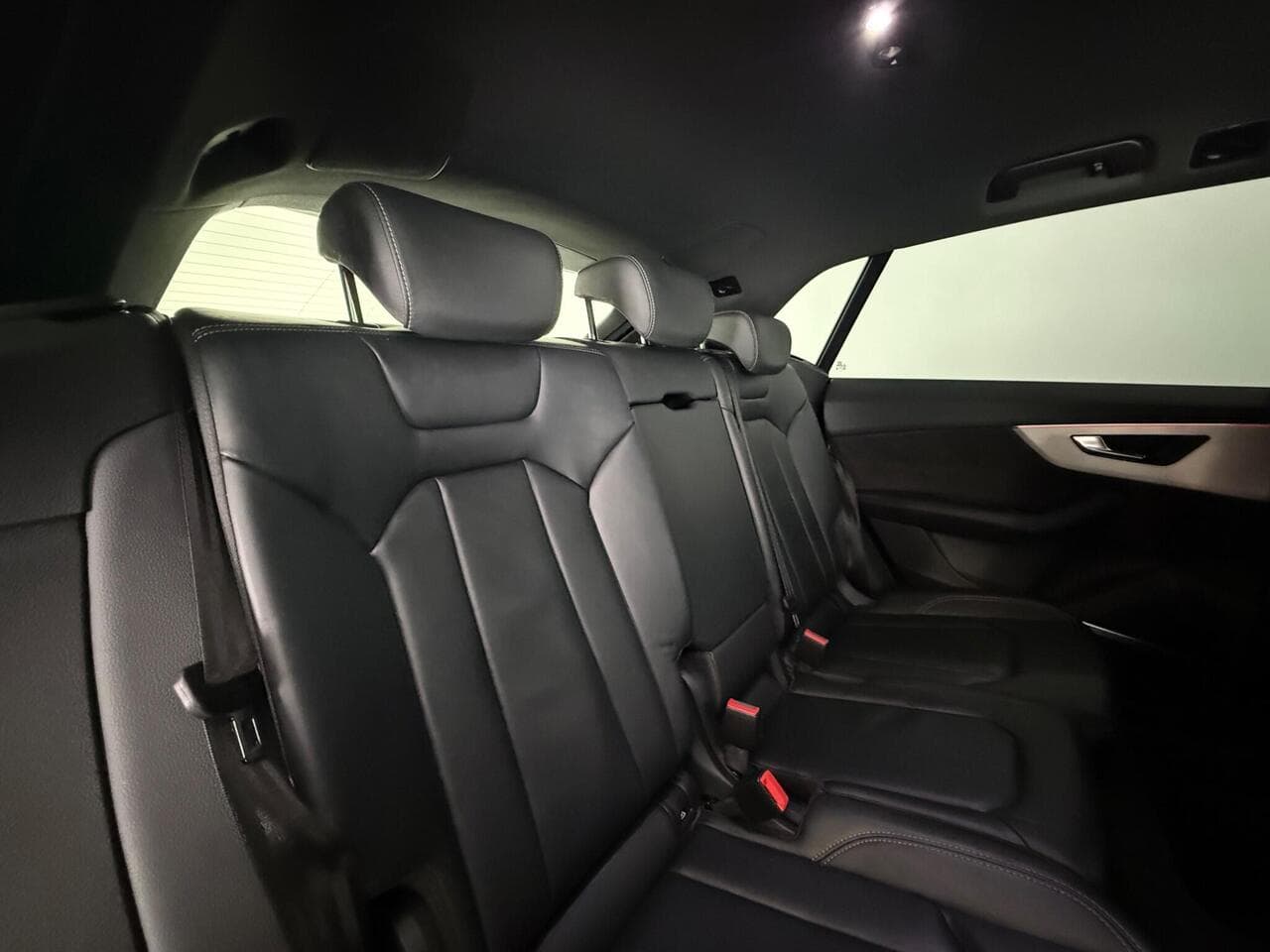 Audi Q8 thumbnail Seats Rear