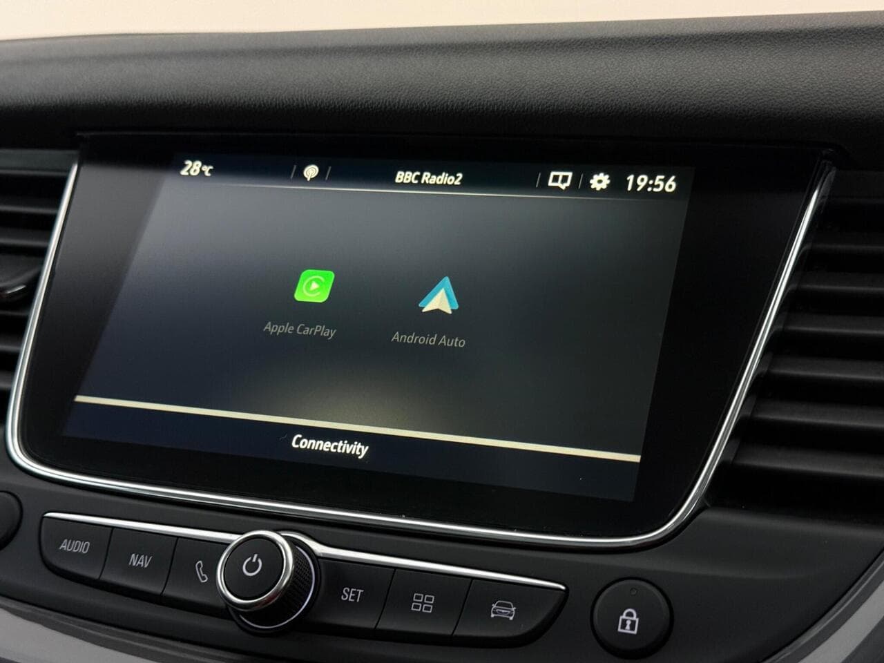 Vauxhall Grandland X thumbnail Infotainment System