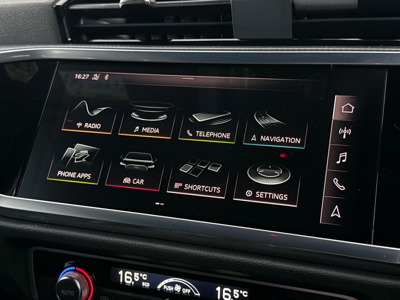 Audi Q3 thumbnail Infotainment System