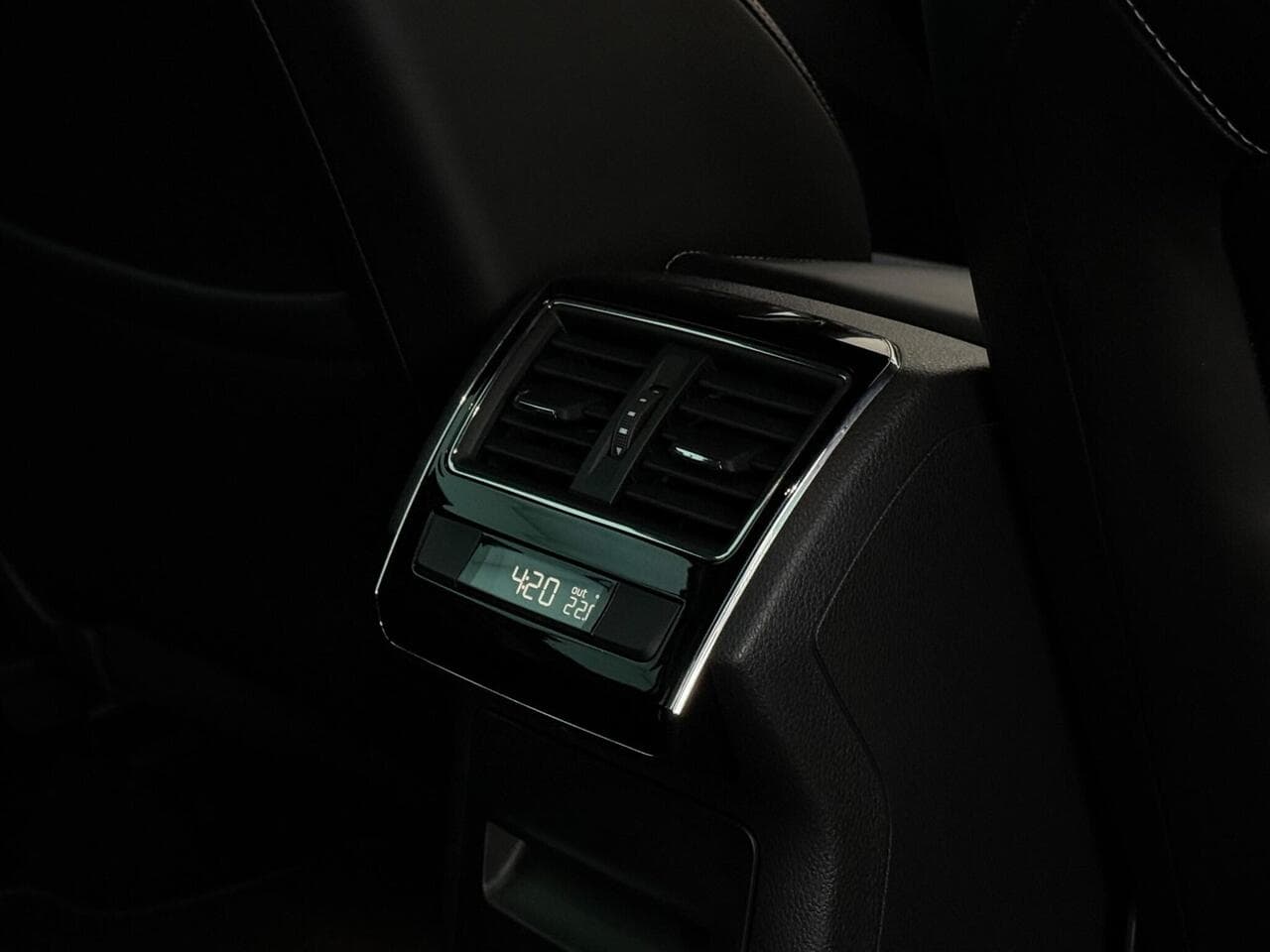 Skoda Superb thumbnail Misc Controls