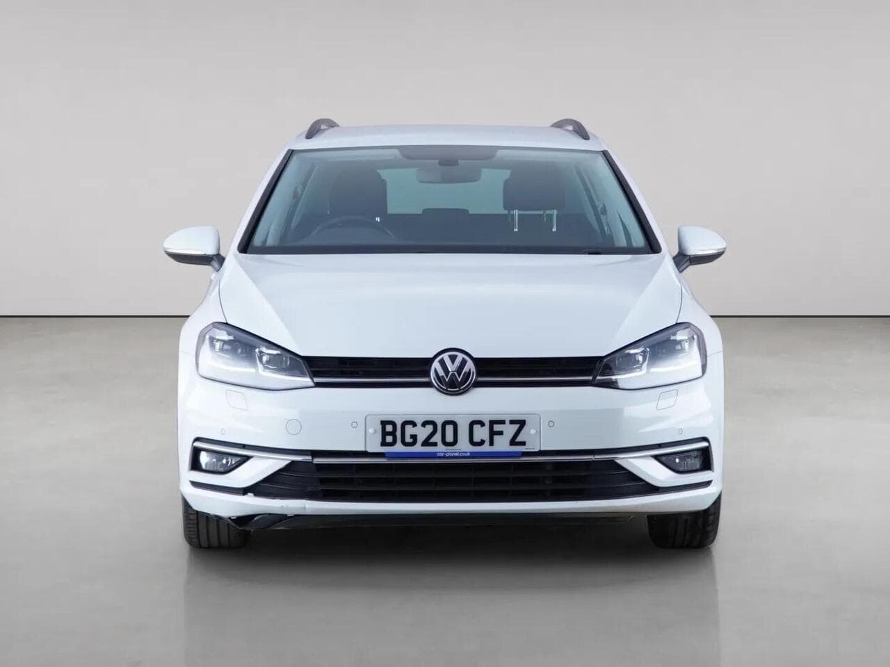 Volkswagen Golf thumbnail Front