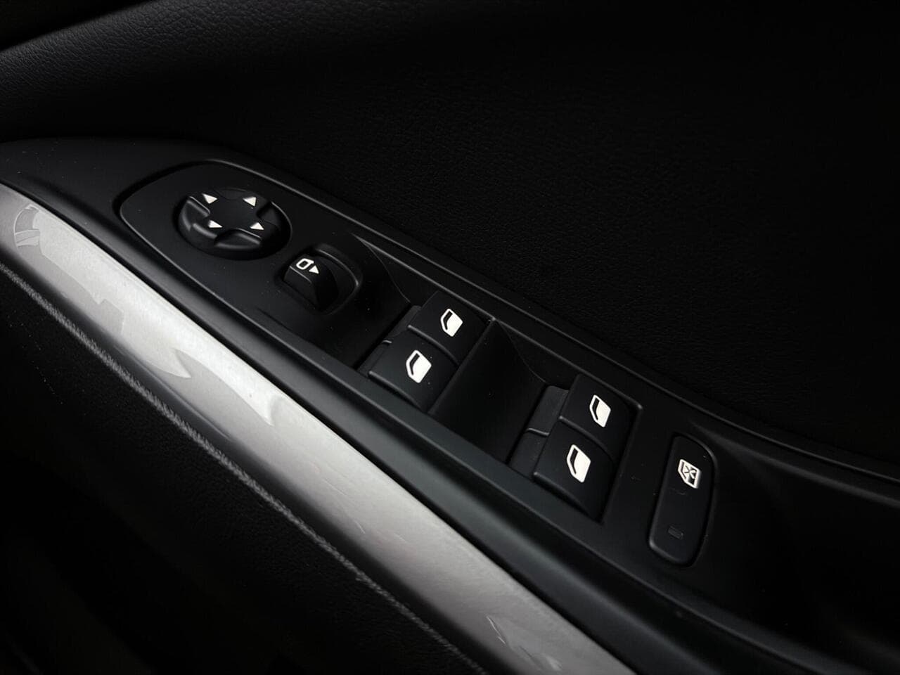 Vauxhall Grandland thumbnail Misc Controls