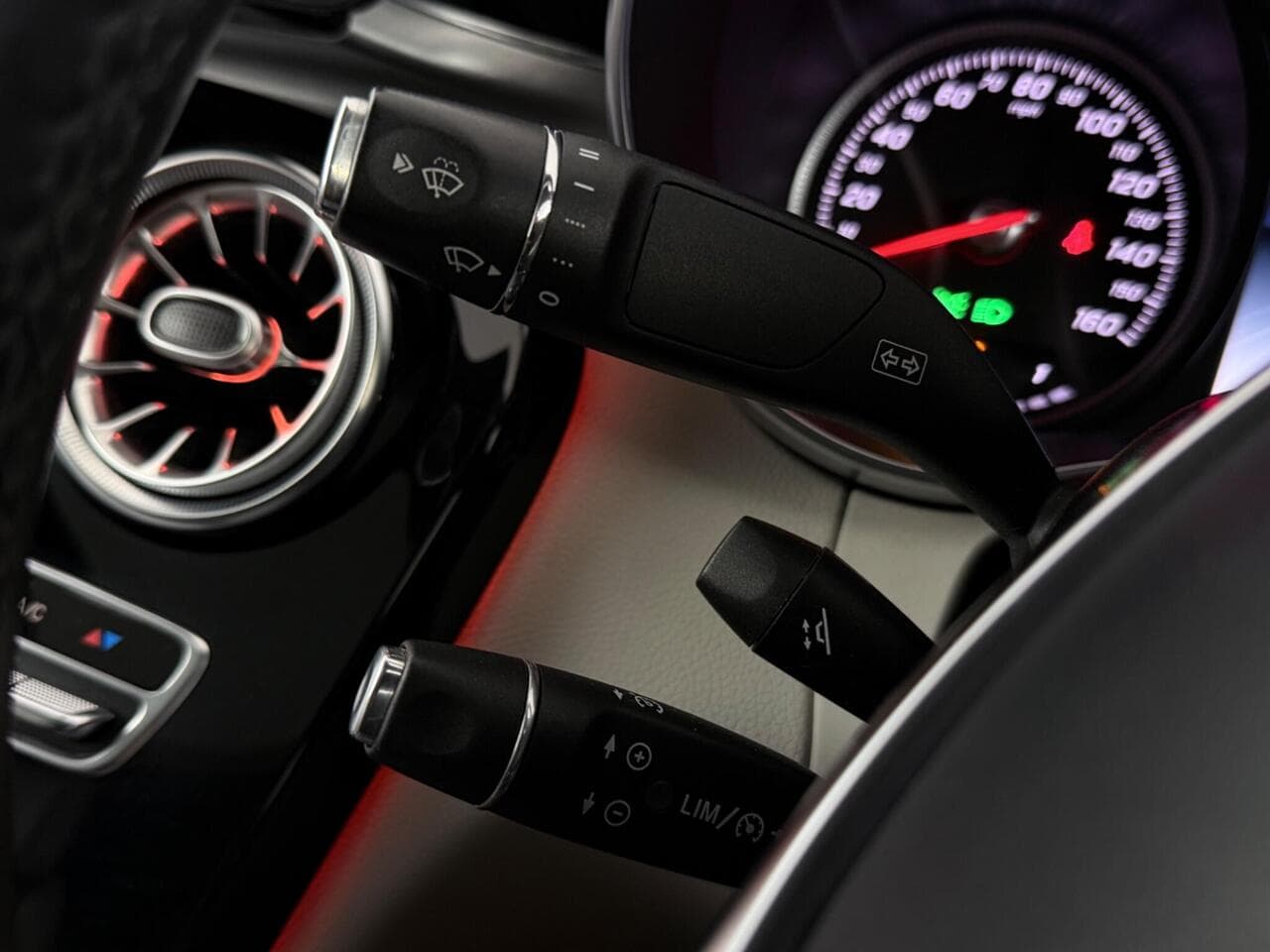 Mercedes-Benz C Class thumbnail Misc Controls