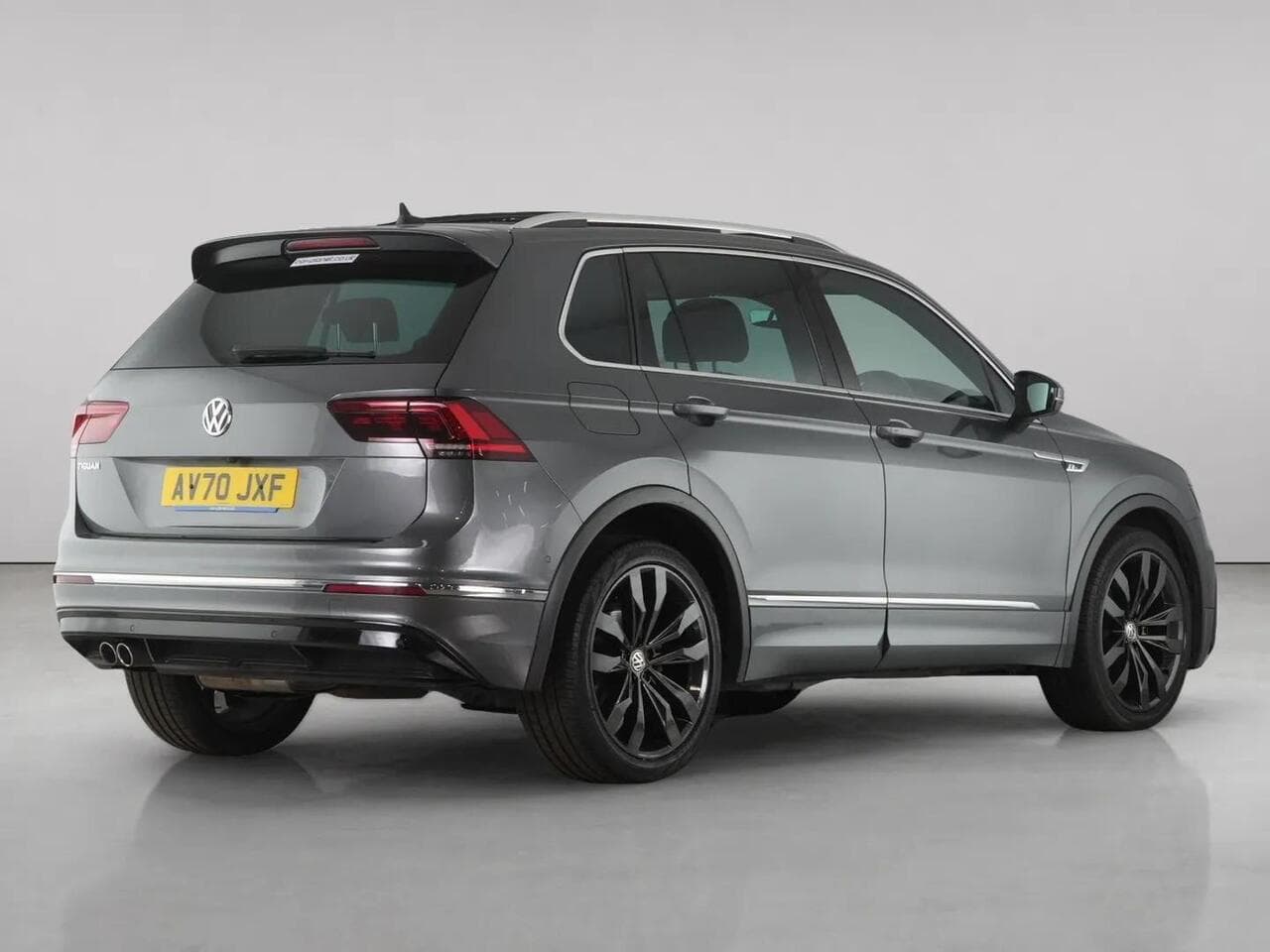 Volkswagen Tiguan thumbnail Rear Right