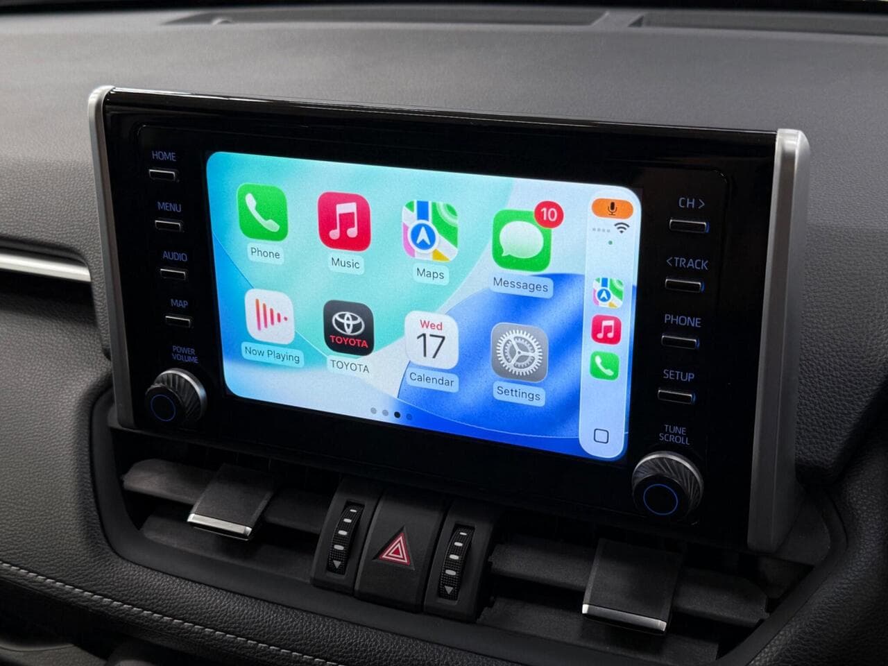 Toyota RAV4 thumbnail Infotainment System