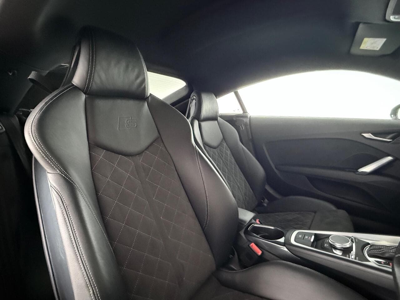 Audi TT thumbnail Seat Driver