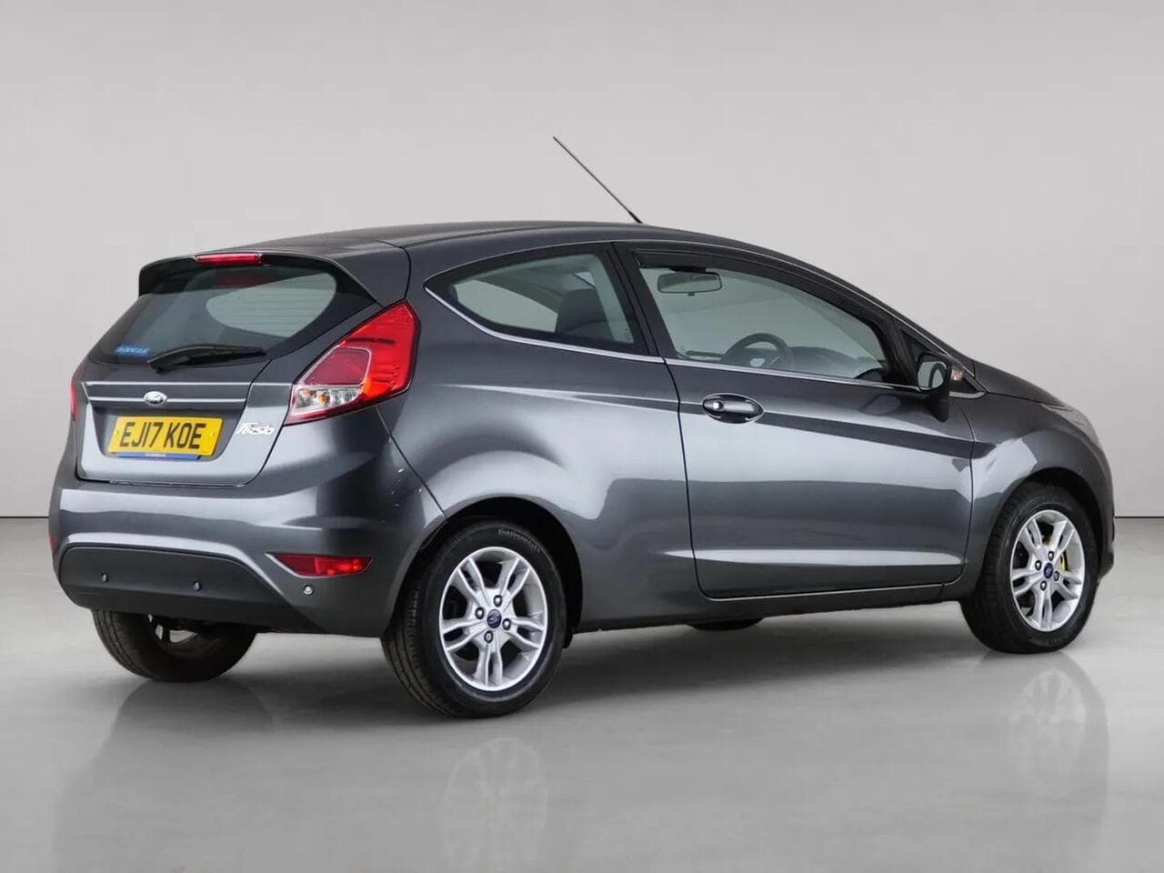 Ford Fiesta thumbnail Rear Right