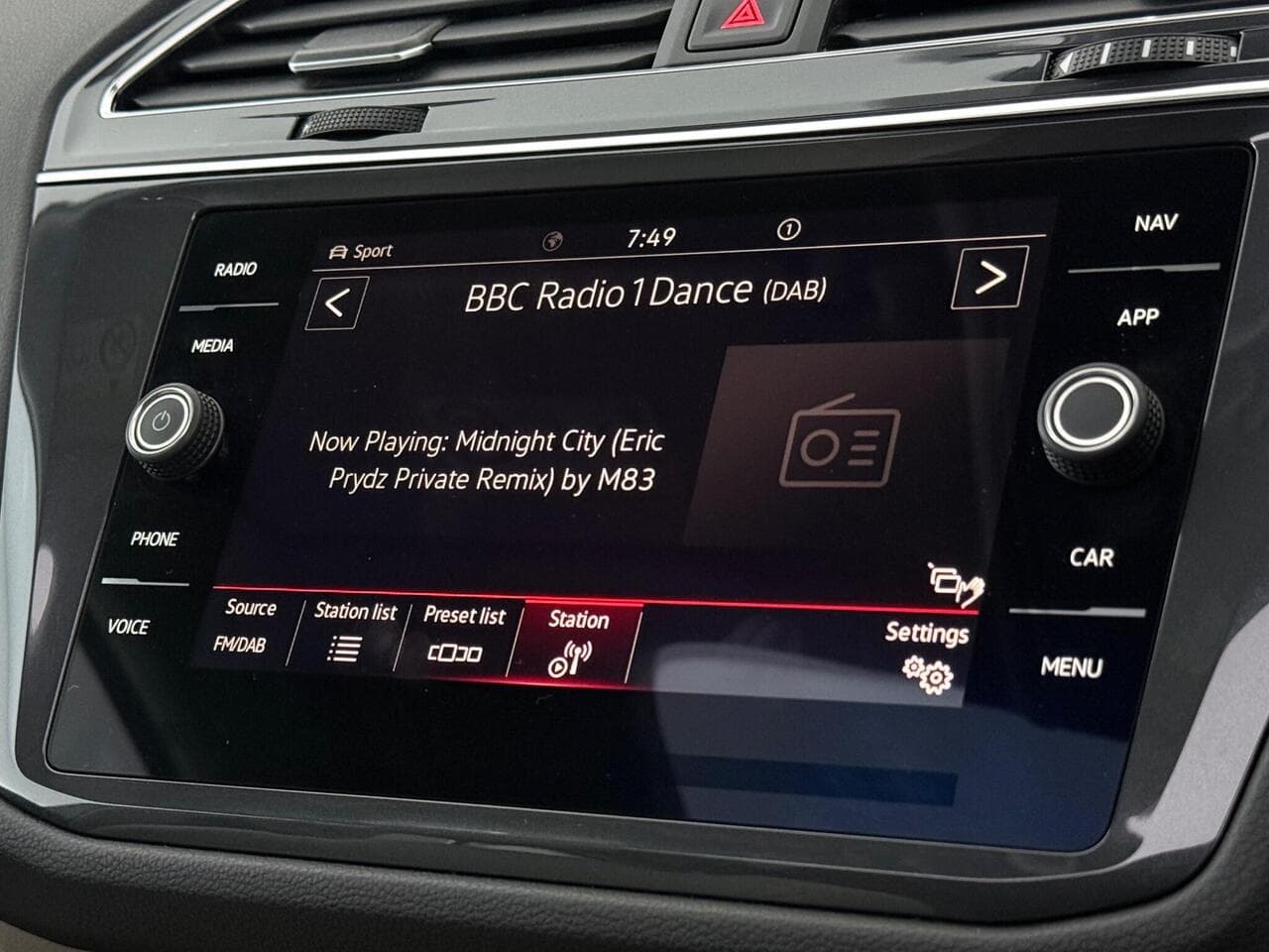 Volkswagen Tiguan Allspace thumbnail Infotainment System