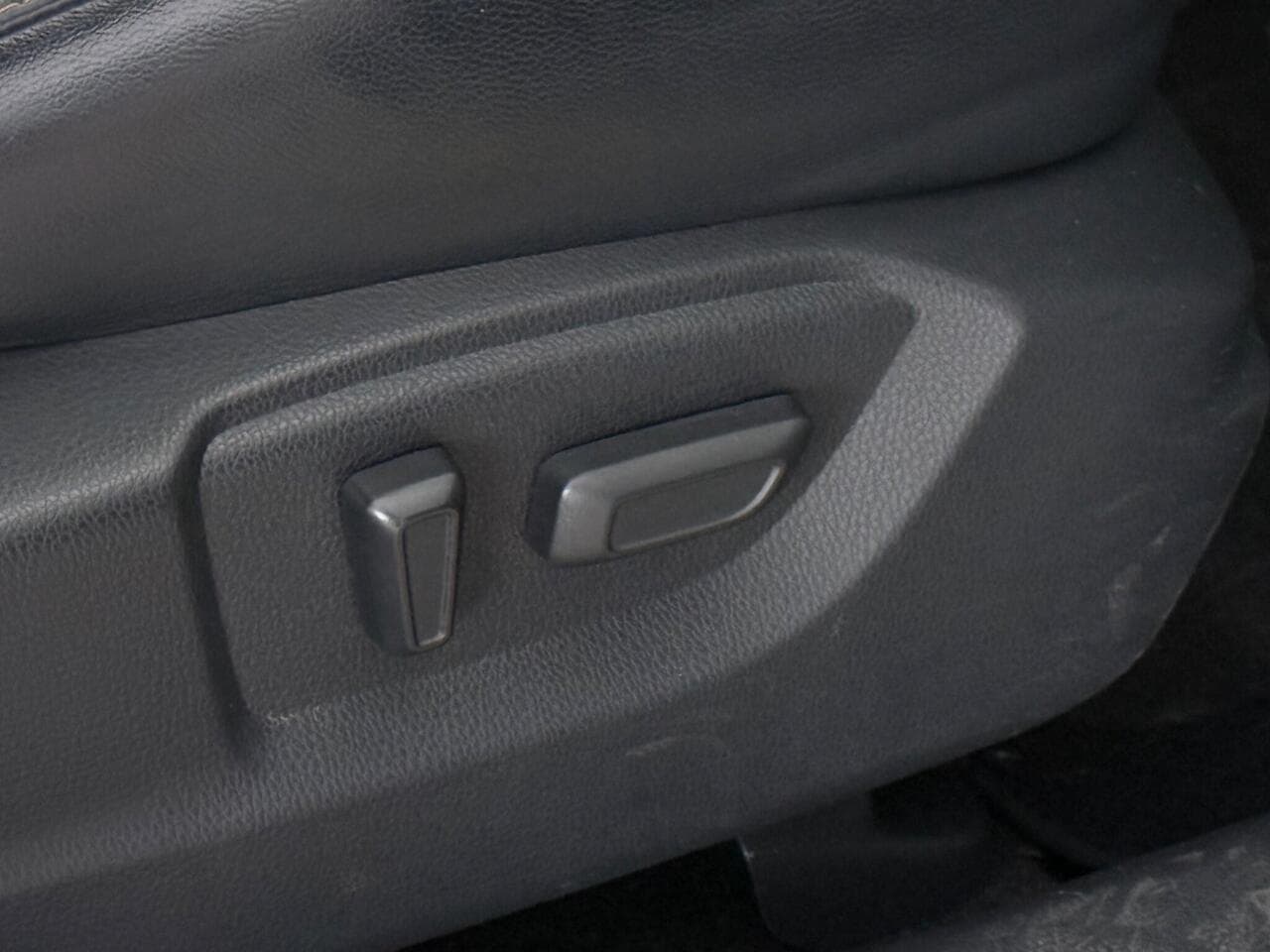 Mitsubishi Eclipse Cross thumbnail Misc Controls