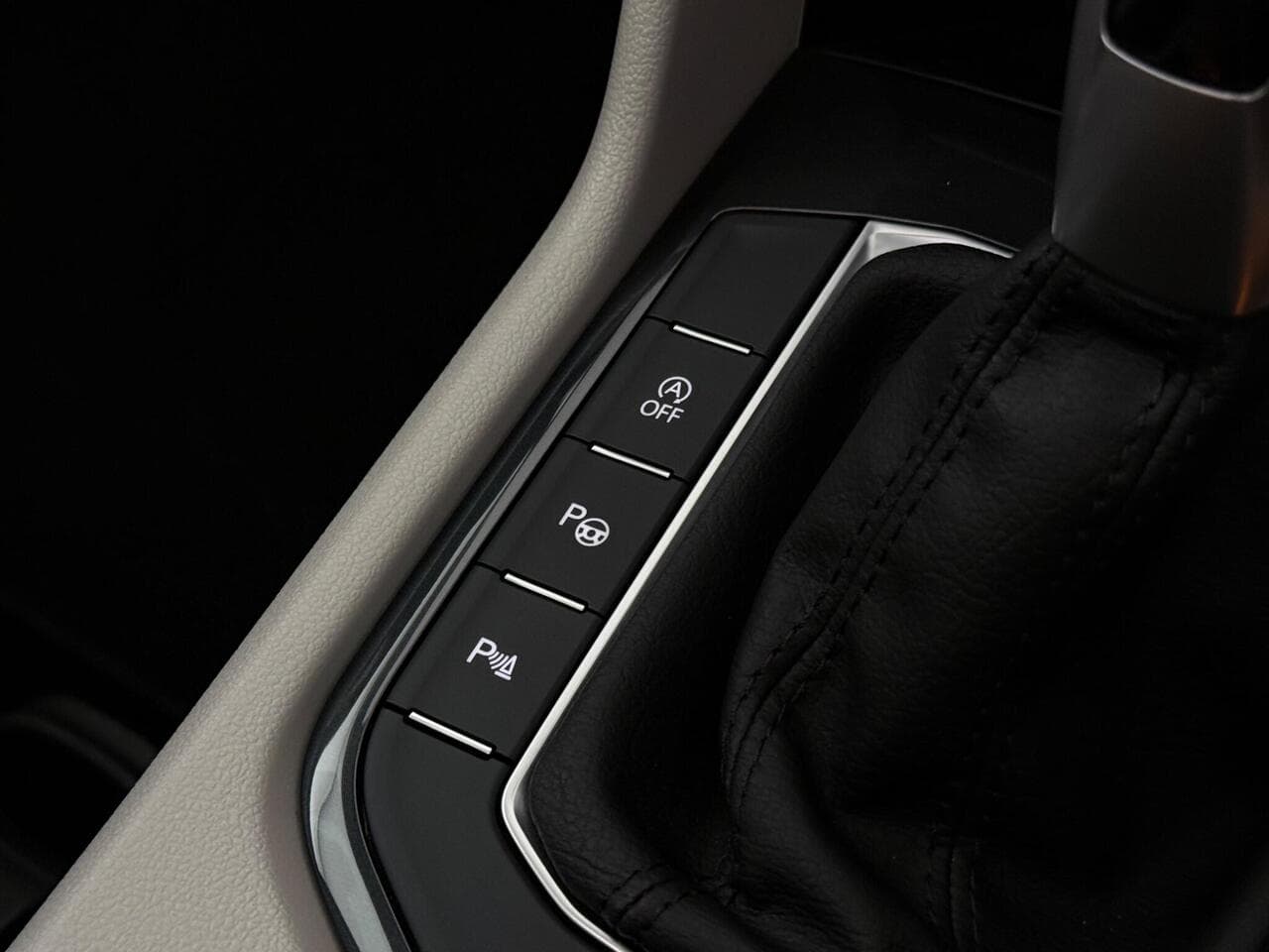 Volkswagen Tiguan thumbnail Misc Controls