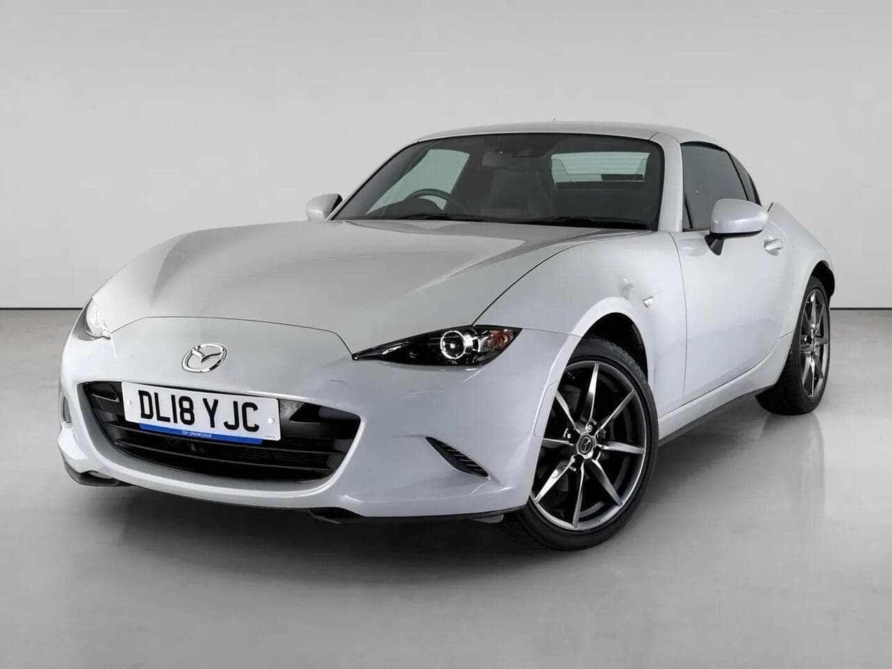 Mazda MX-5 RF thumbnail Front Left