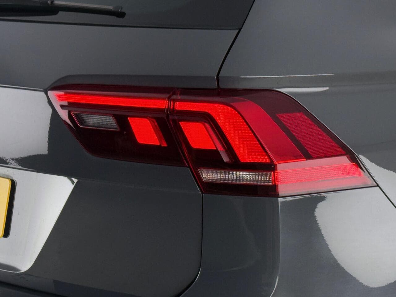 Volkswagen Tiguan thumbnail Lights Rear