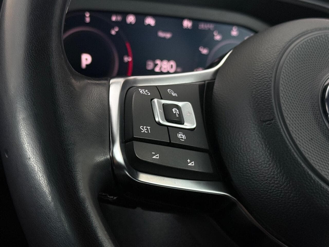 Volkswagen Tiguan thumbnail Misc Controls