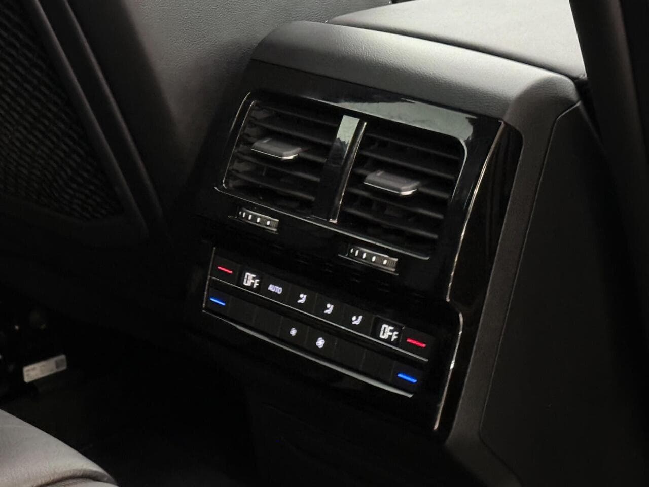 Volkswagen Touareg thumbnail Misc Controls