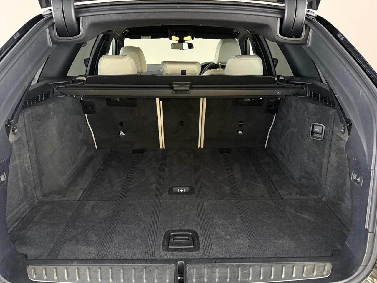 BMW 5 Series thumbnail Boot