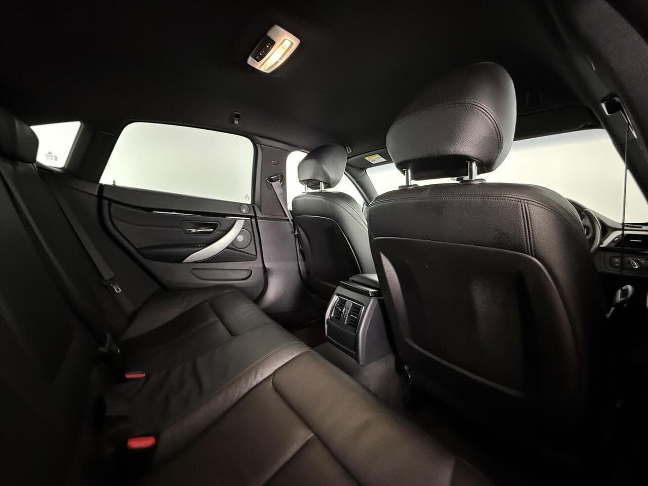 BMW 4 Series Gran Coupe thumbnail Seats Rear