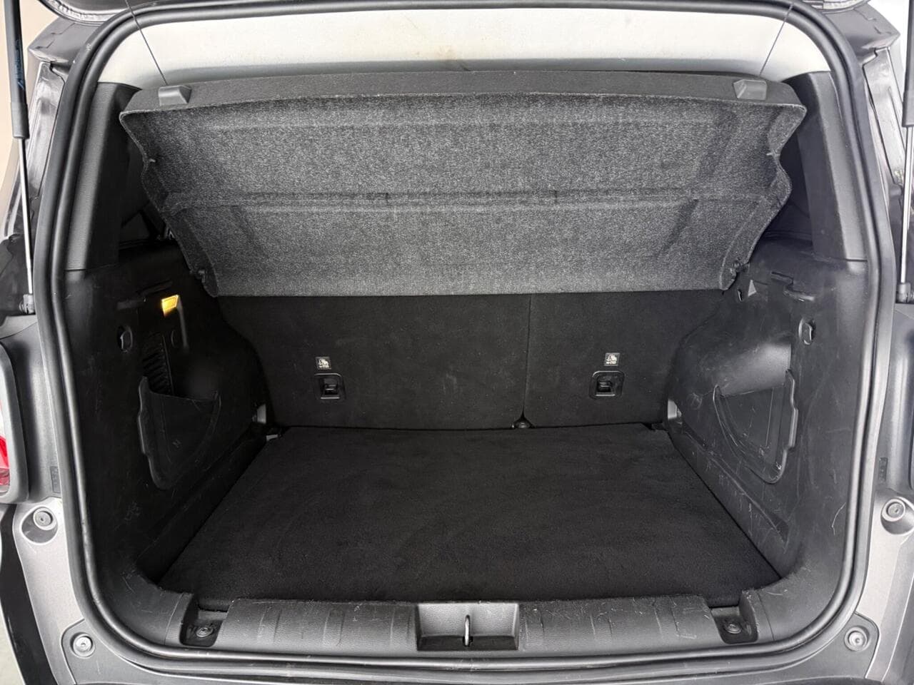 Jeep Renegade thumbnail Boot