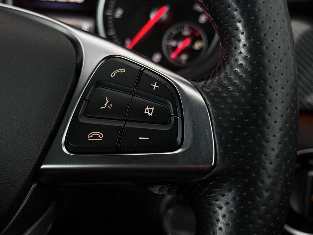 Mercedes-Benz B Class thumbnail Misc Controls