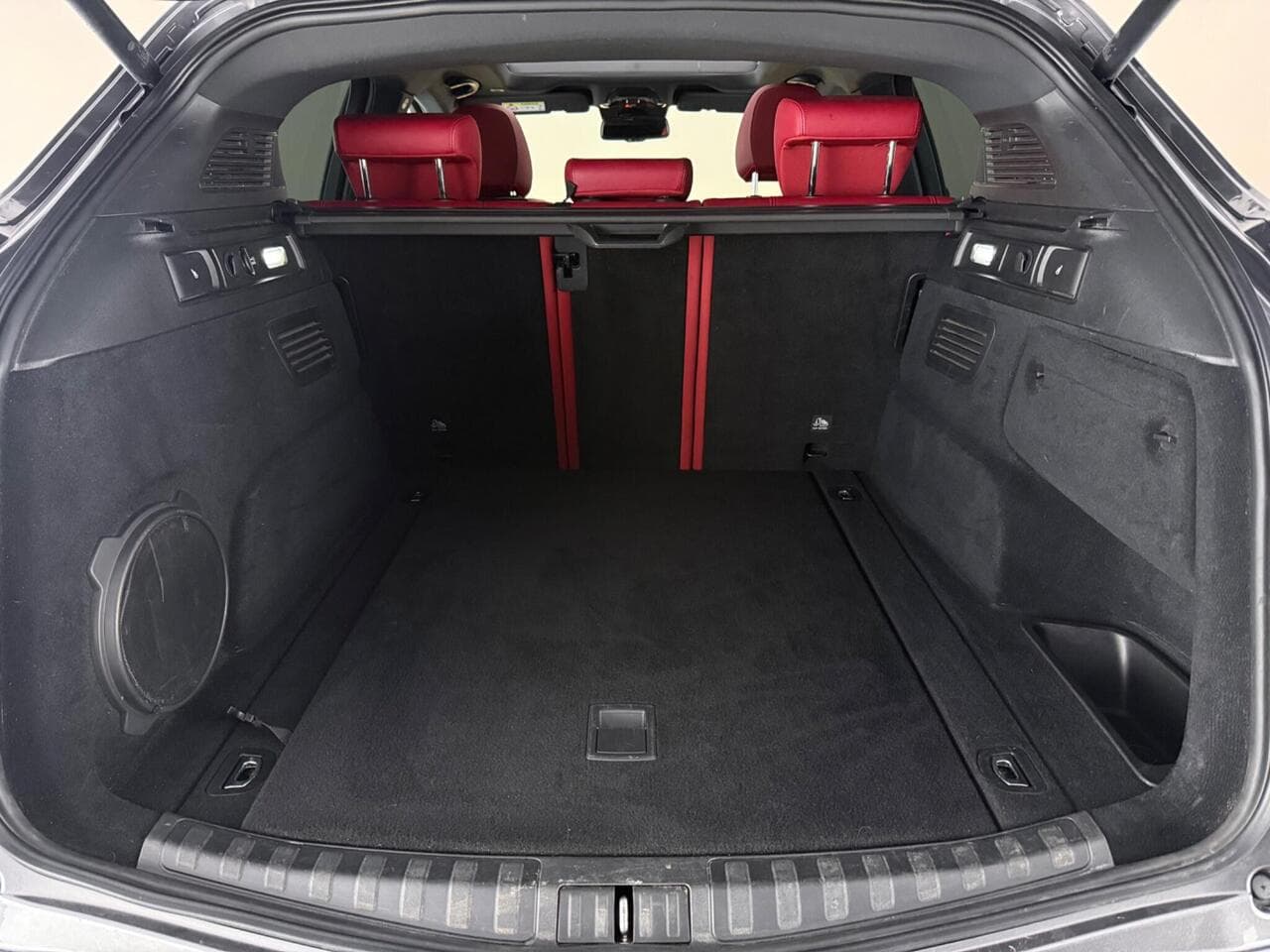 Alfa Romeo Stelvio thumbnail Boot