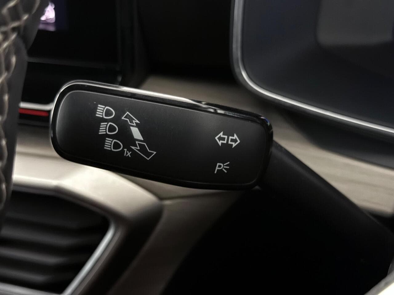SEAT Leon thumbnail Misc Controls
