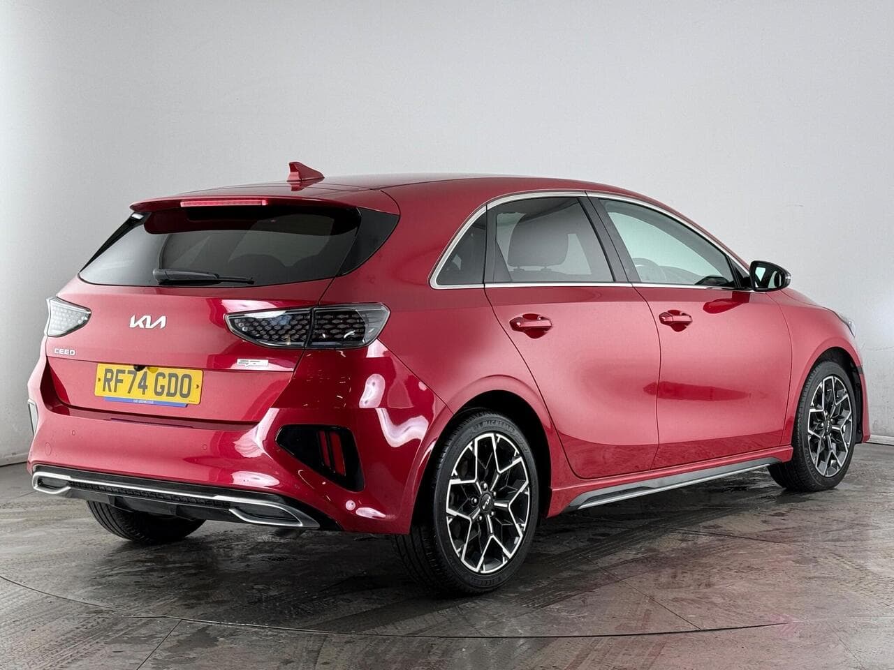 Kia Ceed thumbnail Rear Right