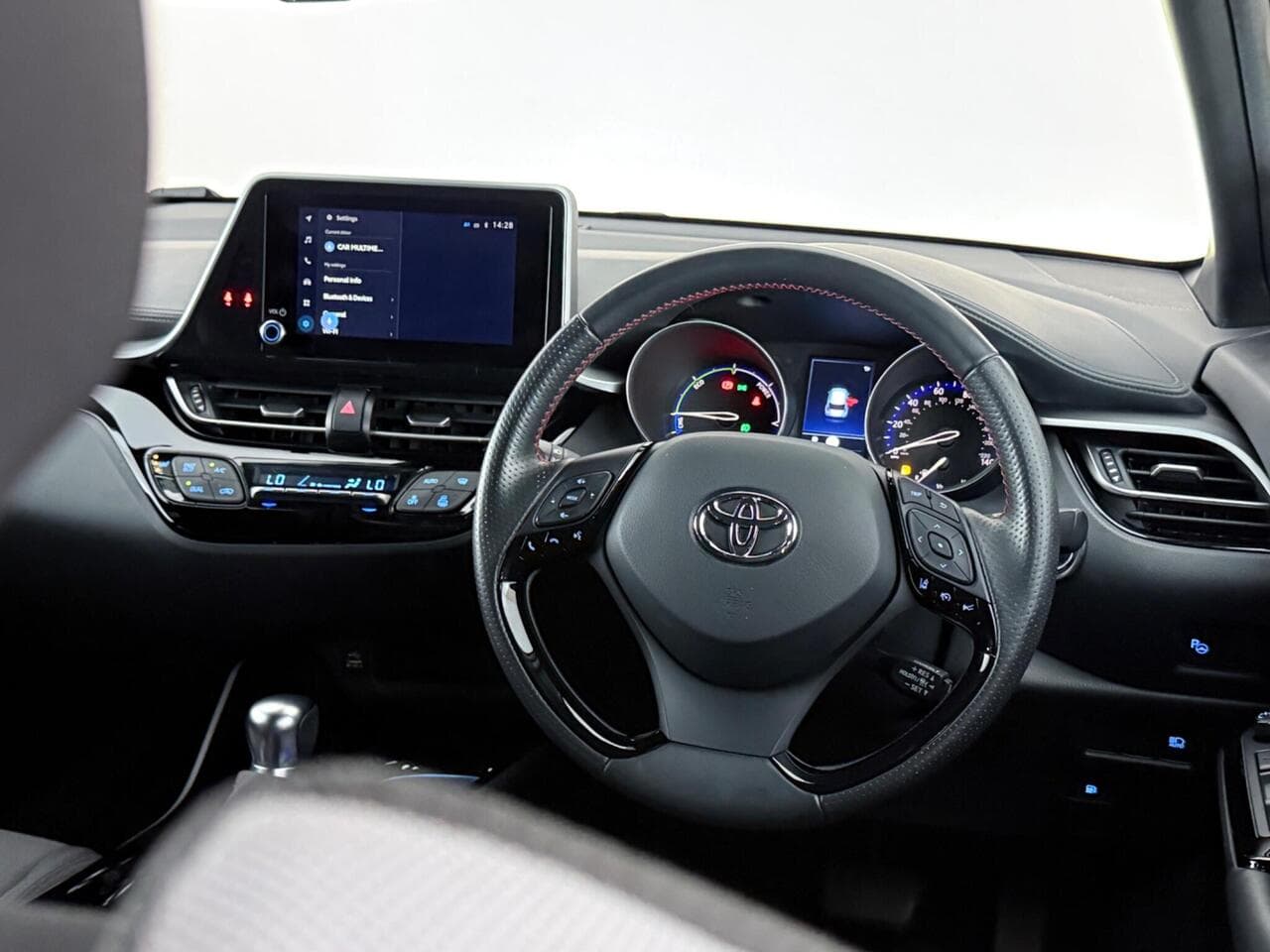 Toyota C-HR thumbnail Steering Wheel