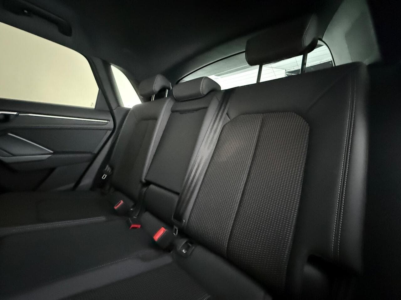 Audi Q3 thumbnail Seats Rear