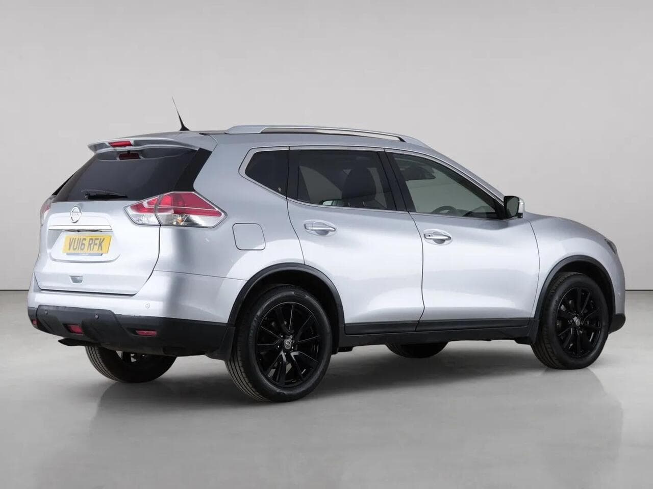 Nissan X-Trail thumbnail Rear Right