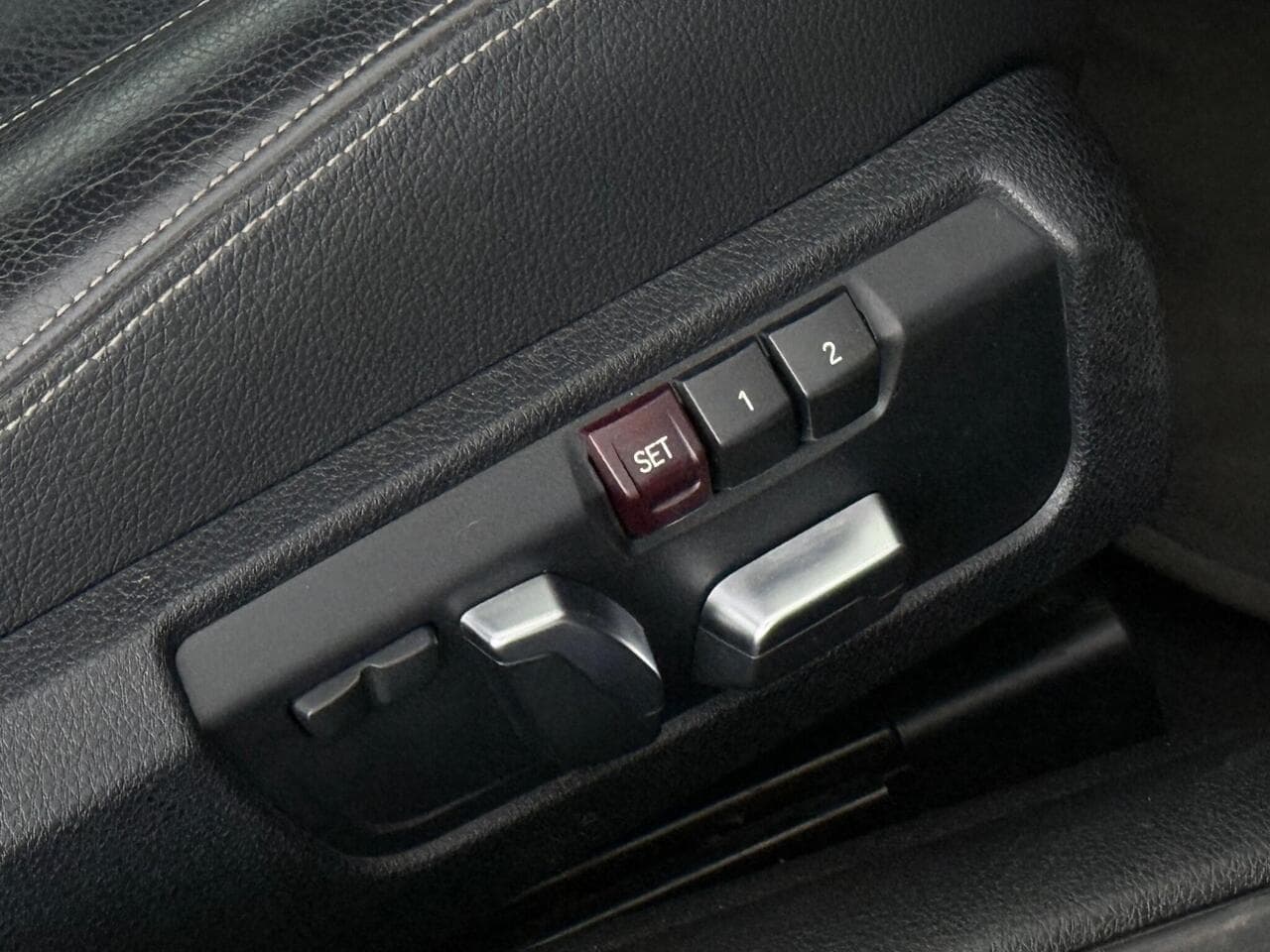 BMW 4 Series thumbnail Misc Controls
