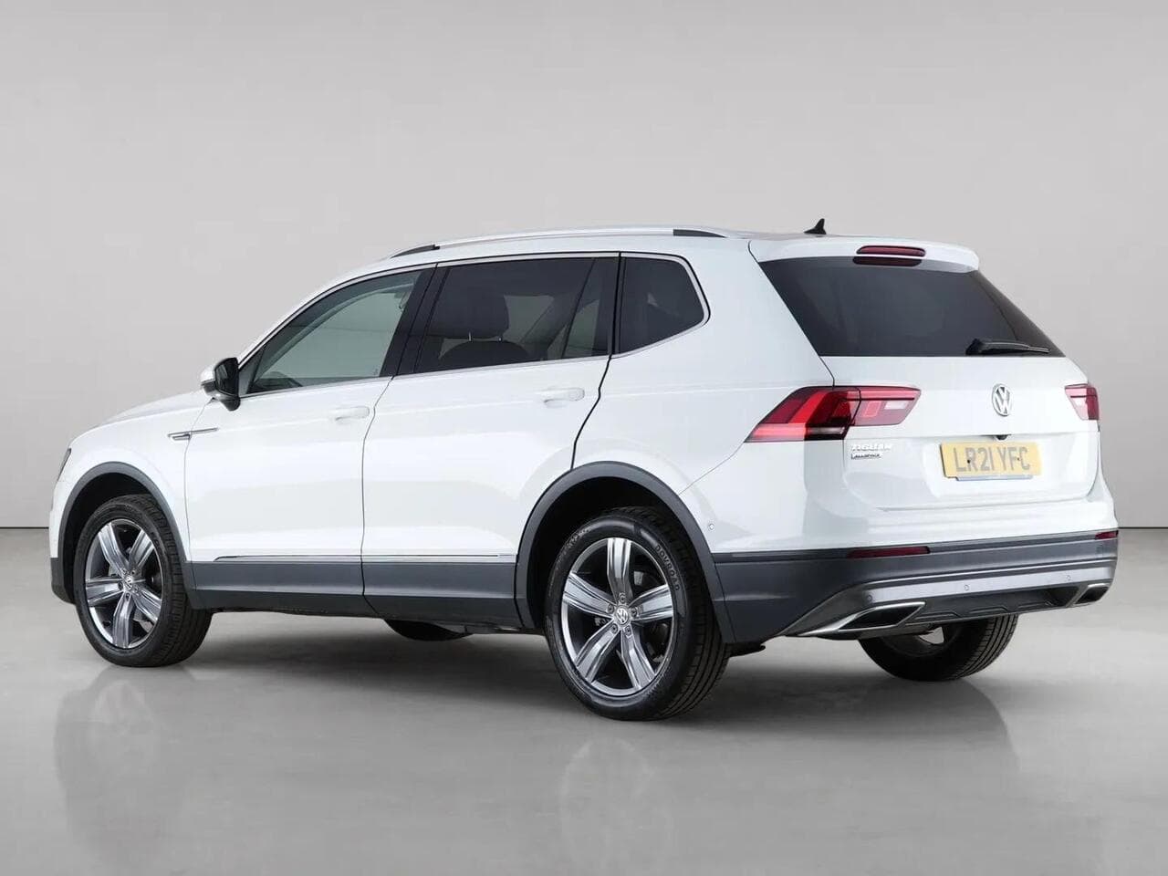 Volkswagen Tiguan Allspace thumbnail Rear Left