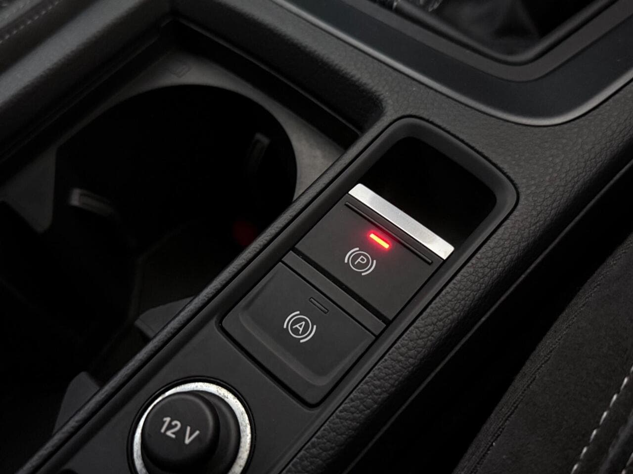 Audi Q3 thumbnail Misc Controls