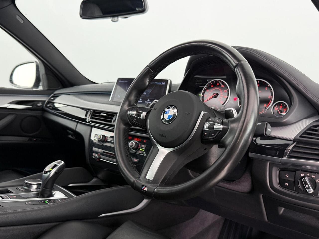 BMW X6 thumbnail Interior Front