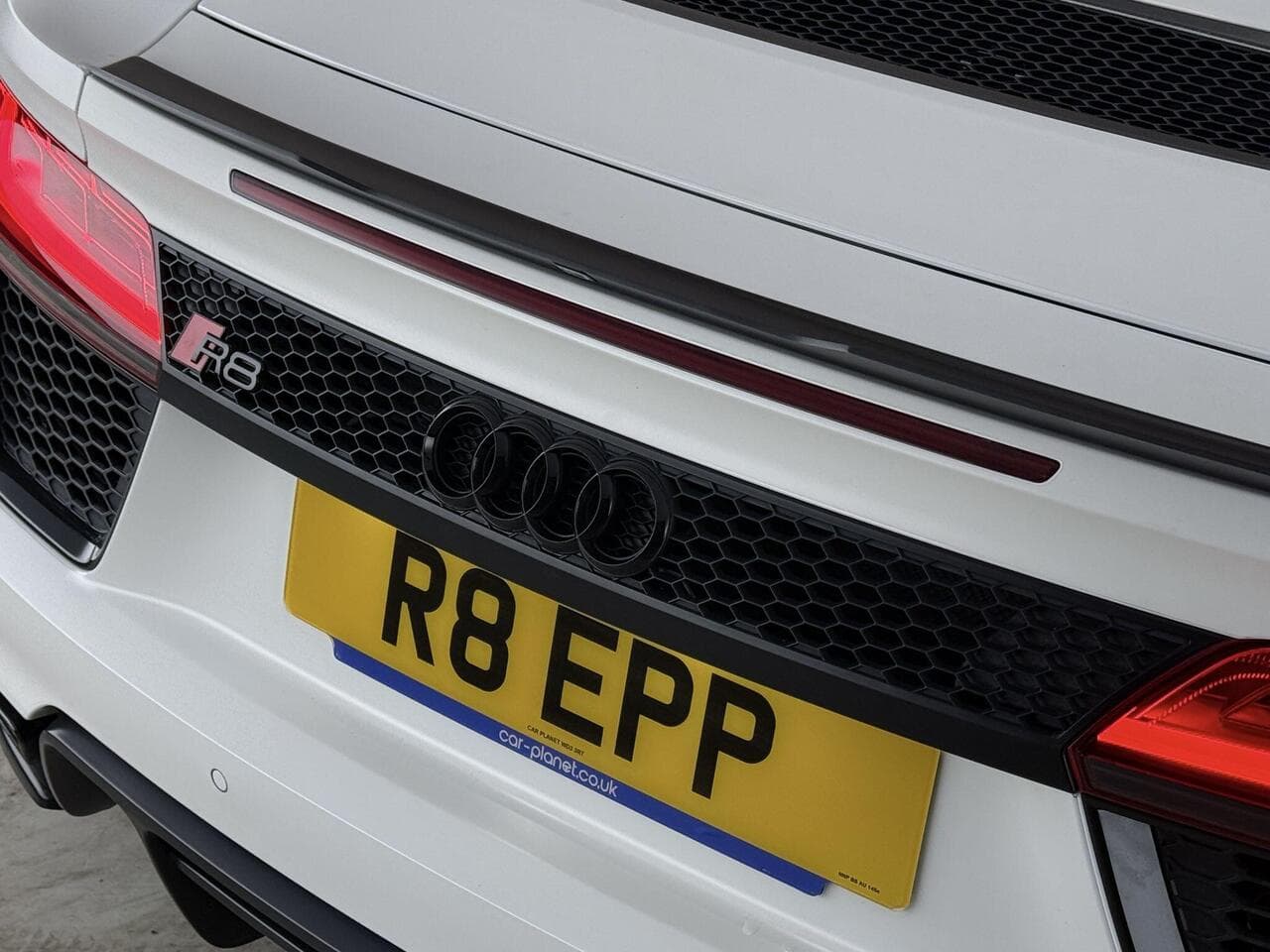 Audi R8 thumbnail Inconclusive