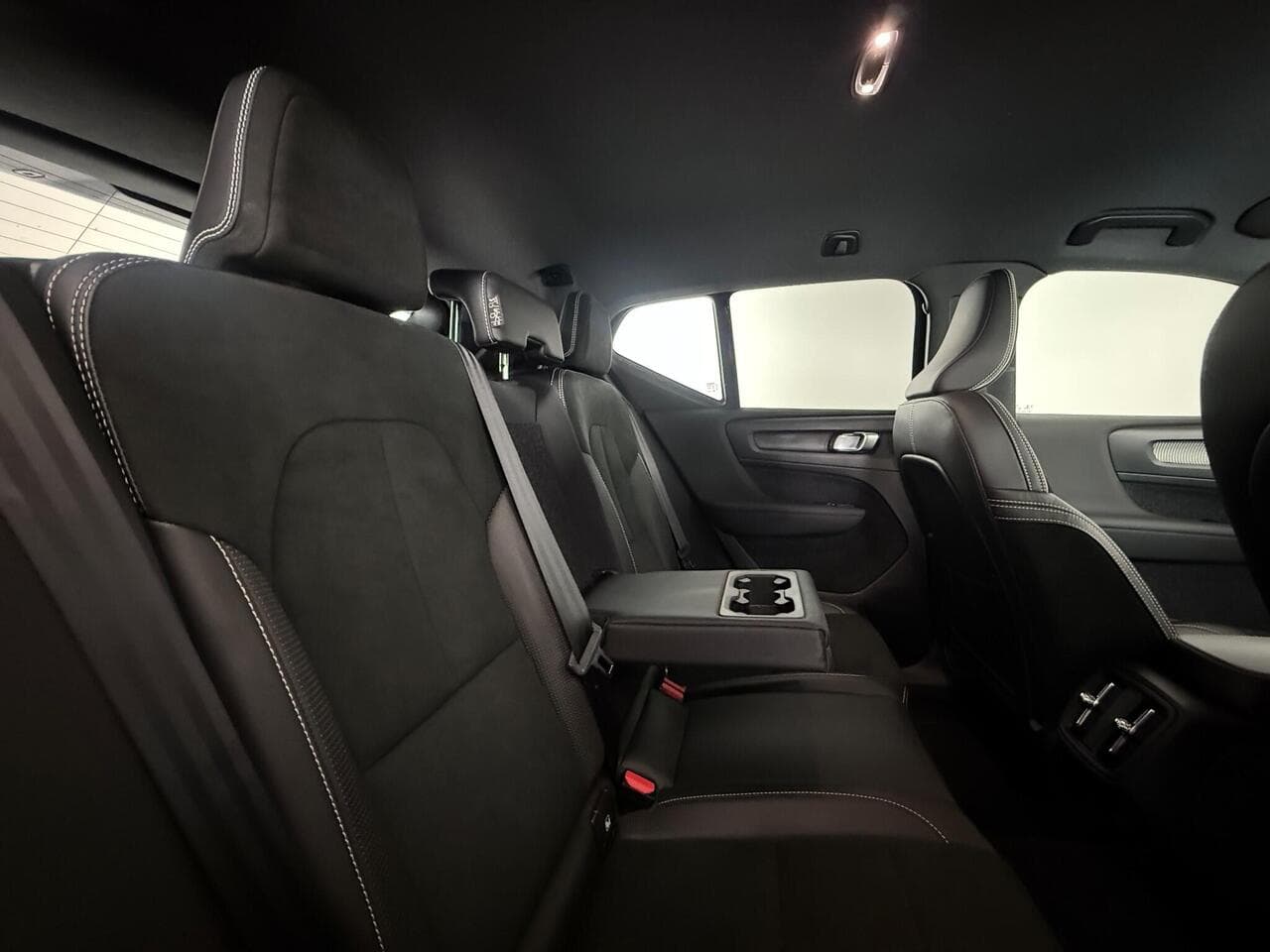 Volvo XC40 thumbnail Seats Rear