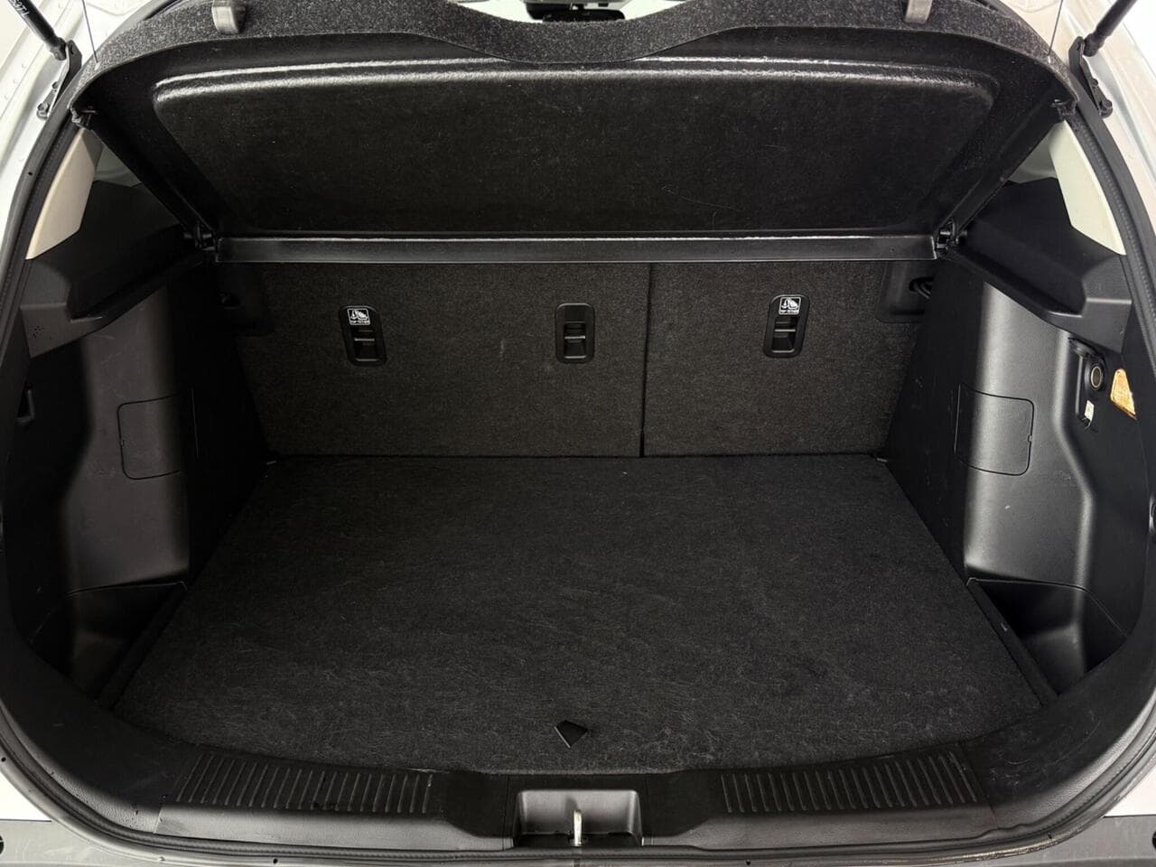 Suzuki S-Cross thumbnail Boot
