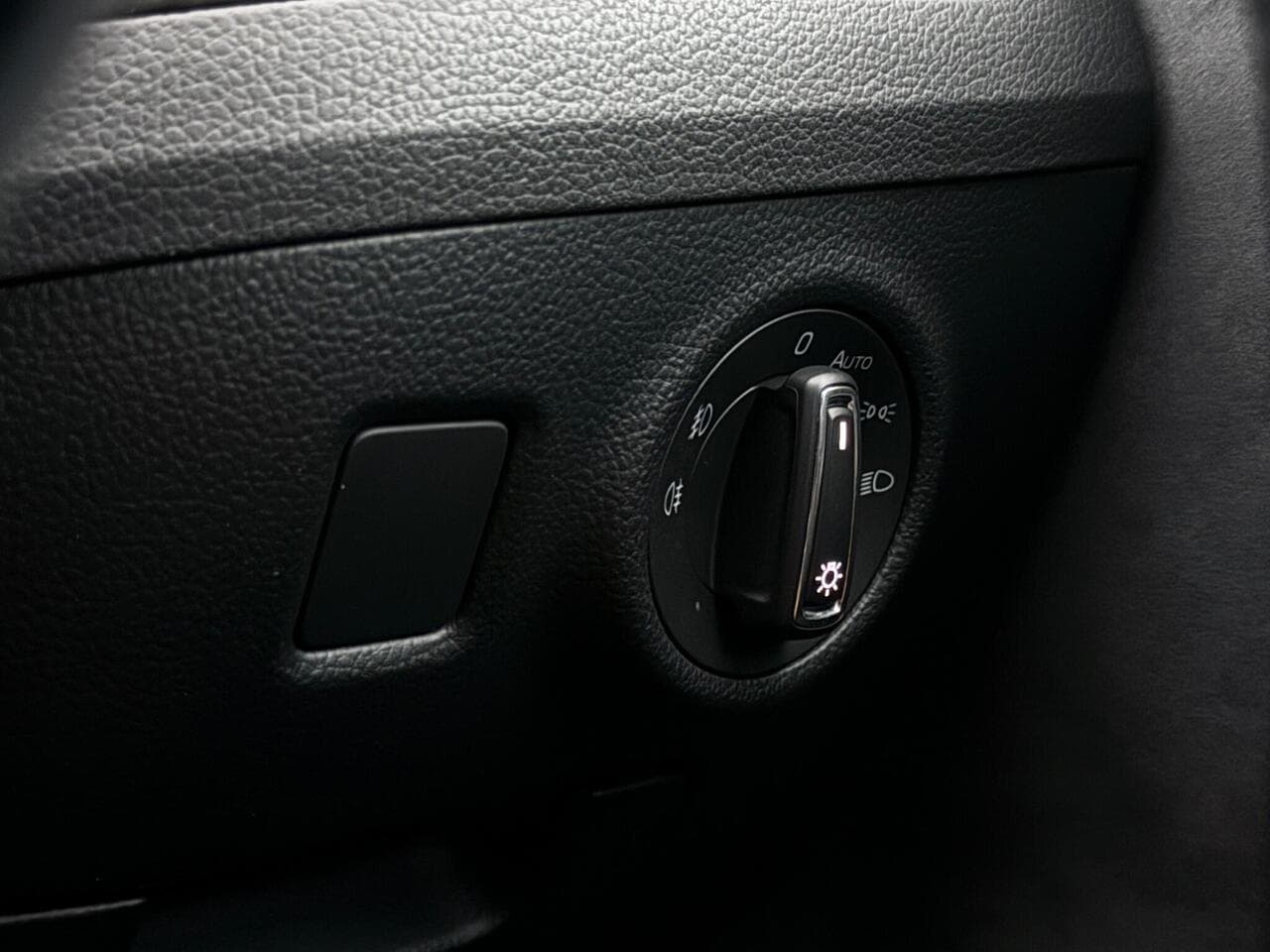 Skoda Superb thumbnail Misc Controls