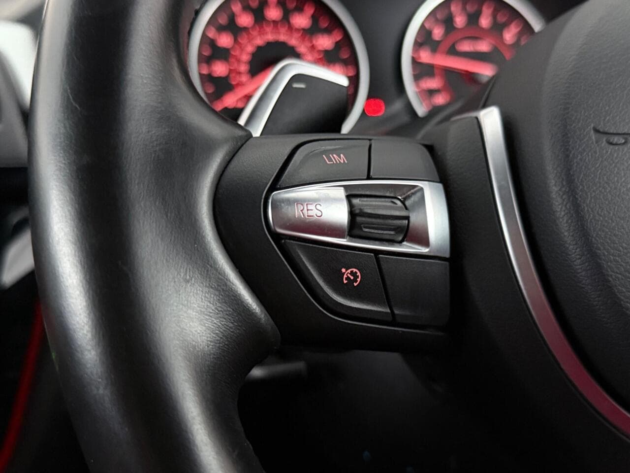 BMW 3 Series thumbnail Misc Controls
