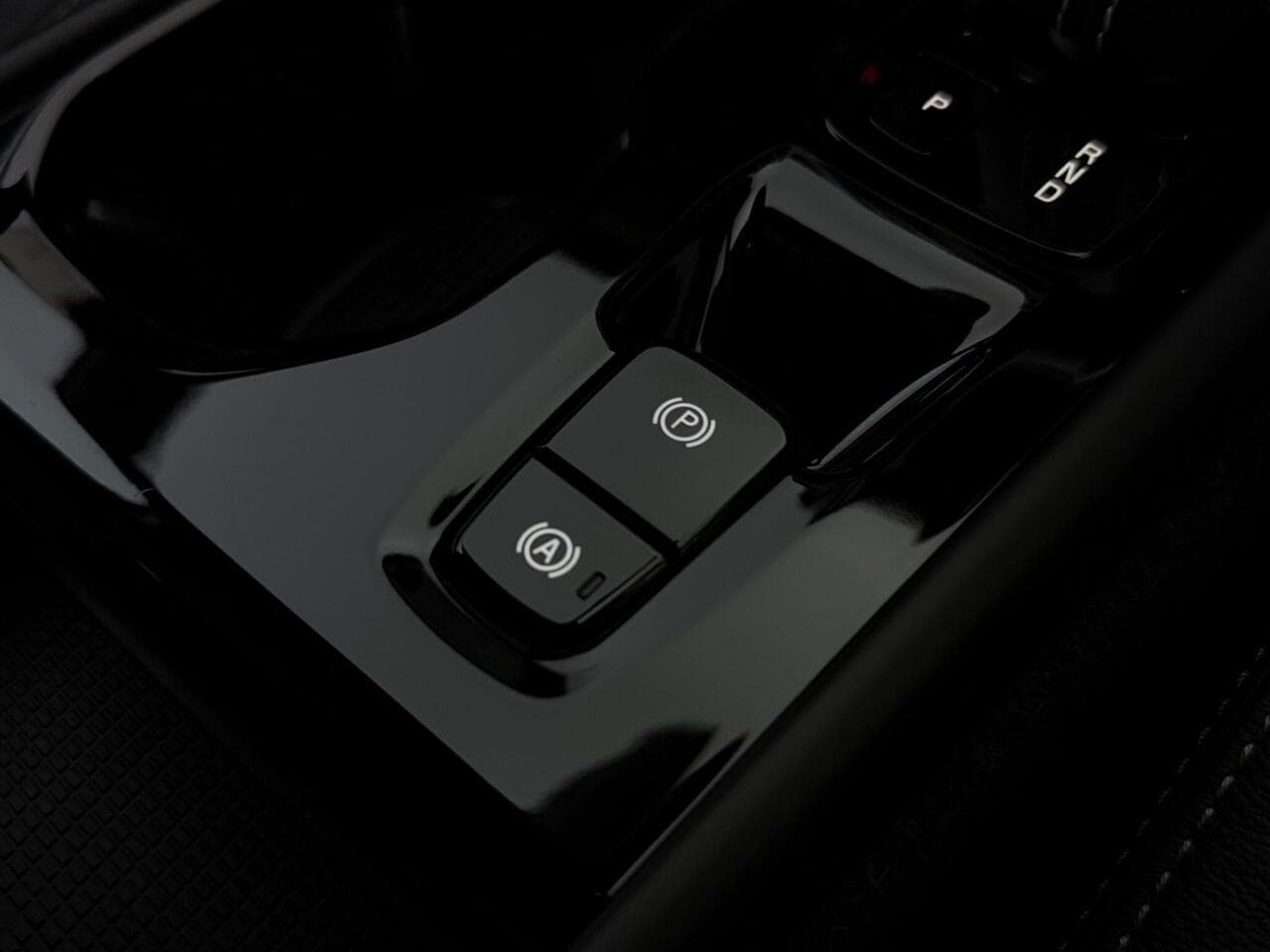 Volvo XC40 thumbnail Misc Controls