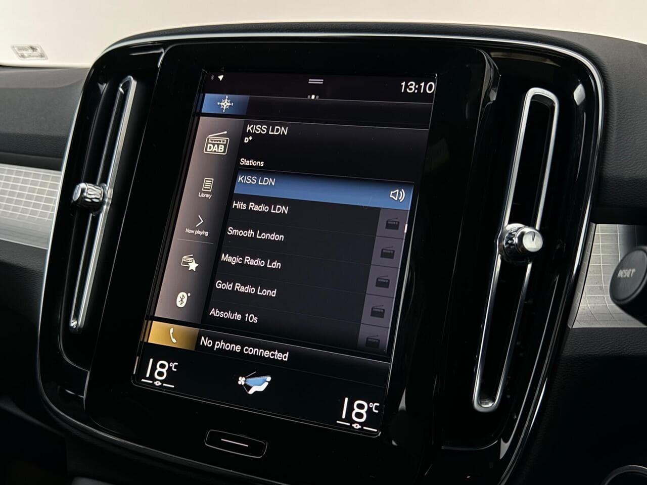 Volvo XC40 thumbnail Infotainment System