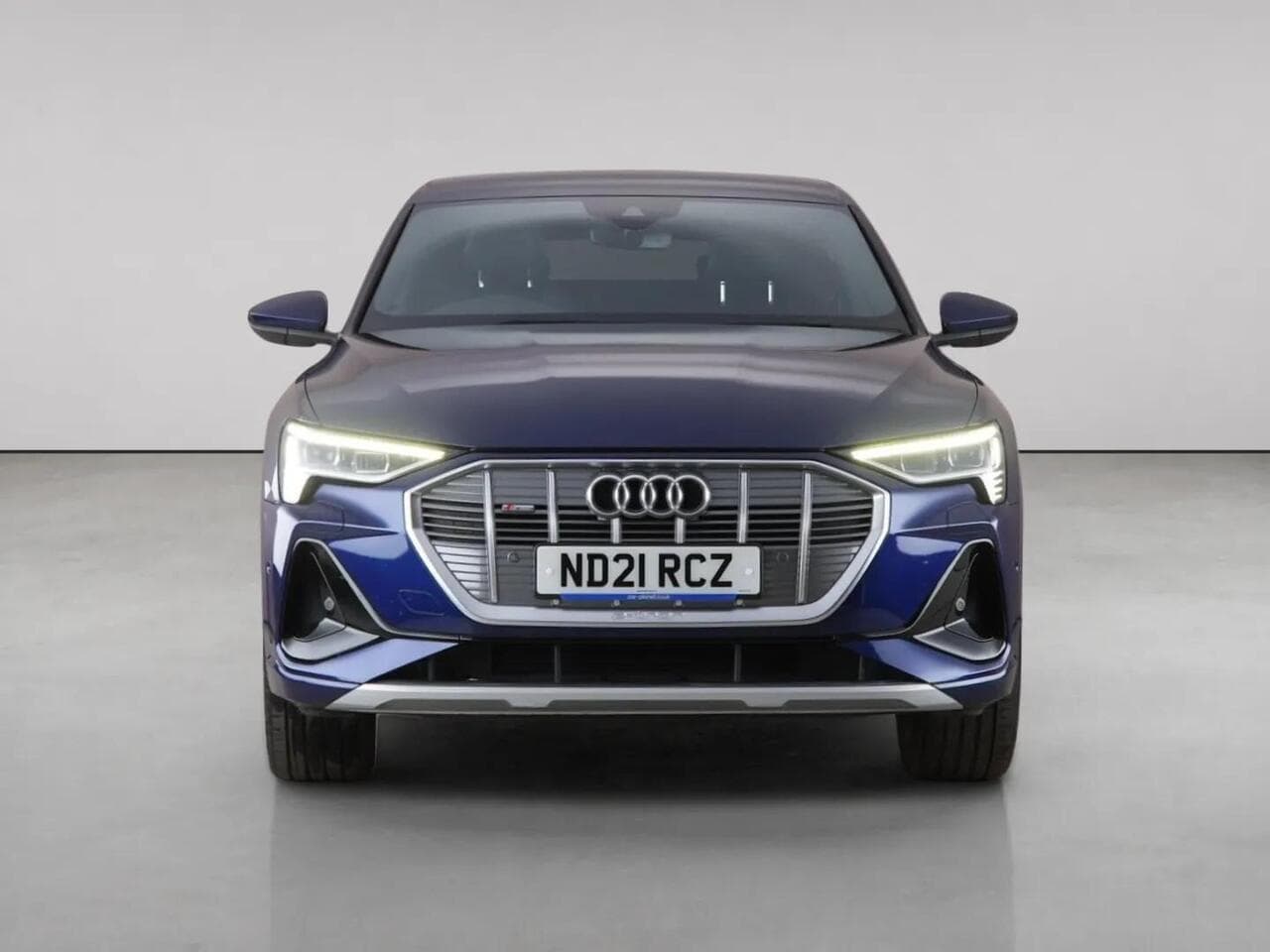 Audi e-tron thumbnail Front