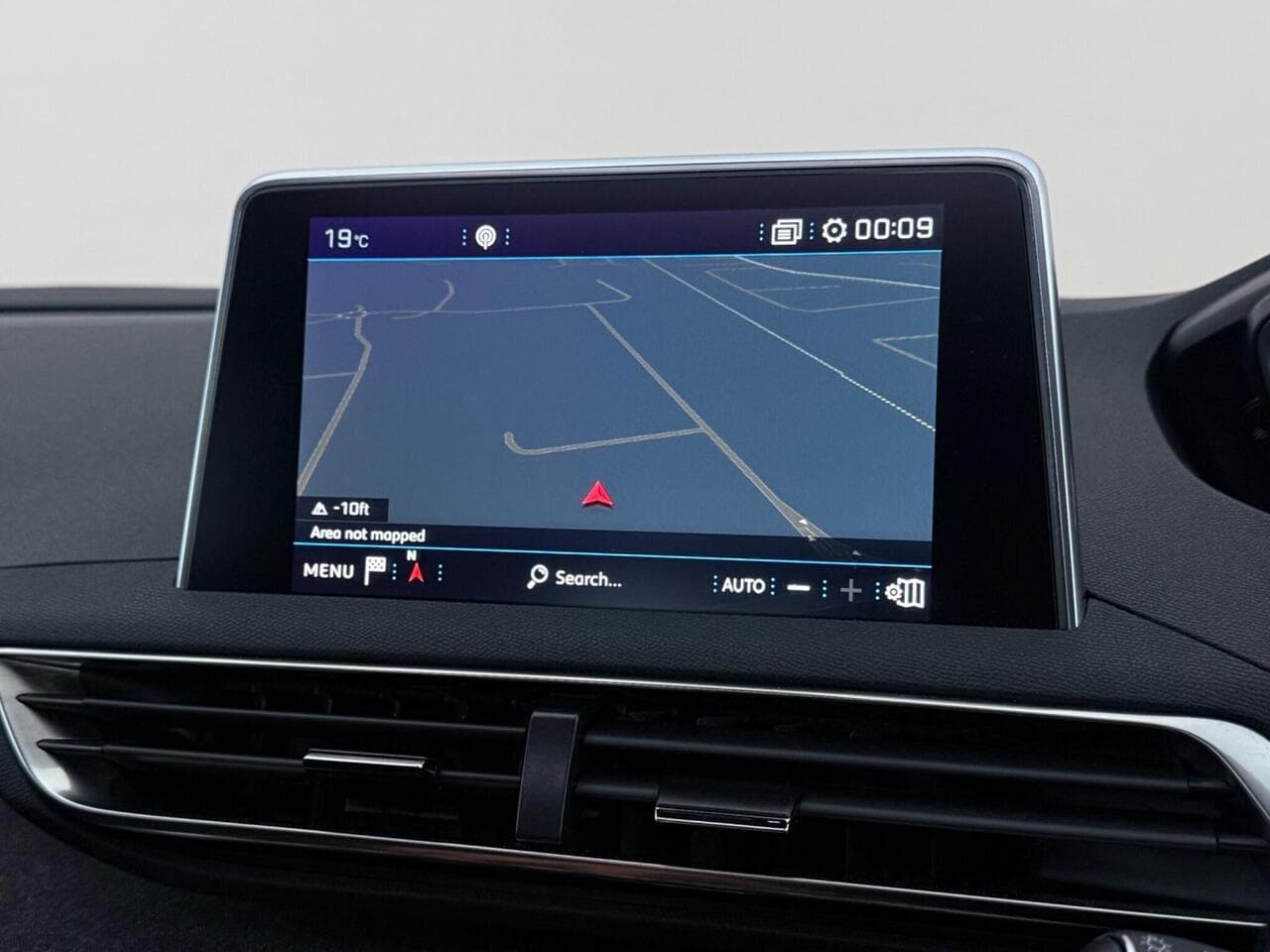 Peugeot 5008 thumbnail Infotainment System
