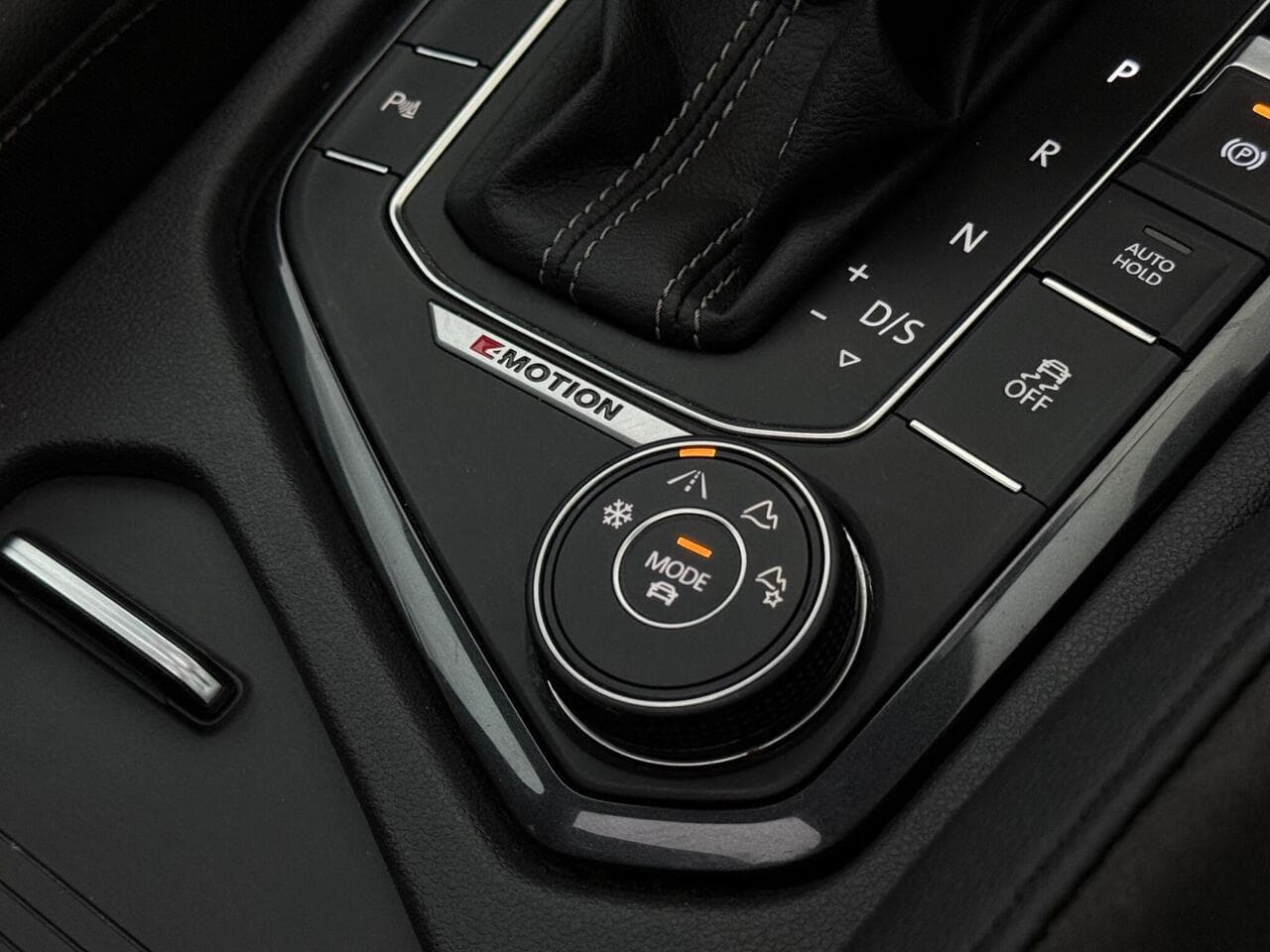 Volkswagen Tiguan Allspace thumbnail Misc Controls