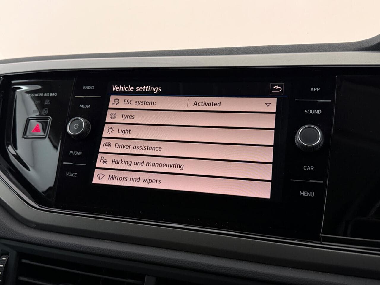 Volkswagen Polo thumbnail Infotainment System