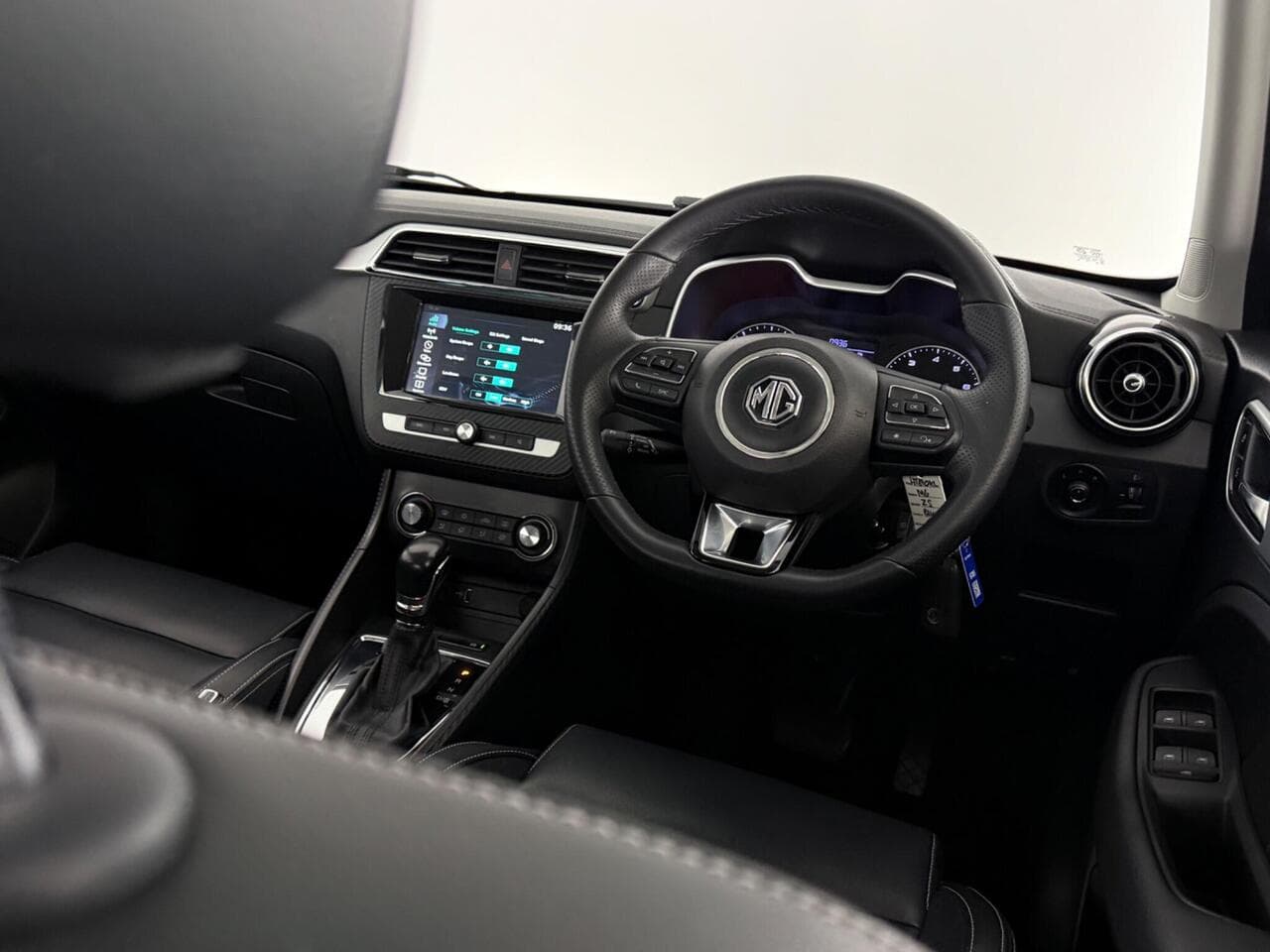 MG MG ZS thumbnail Interior Front