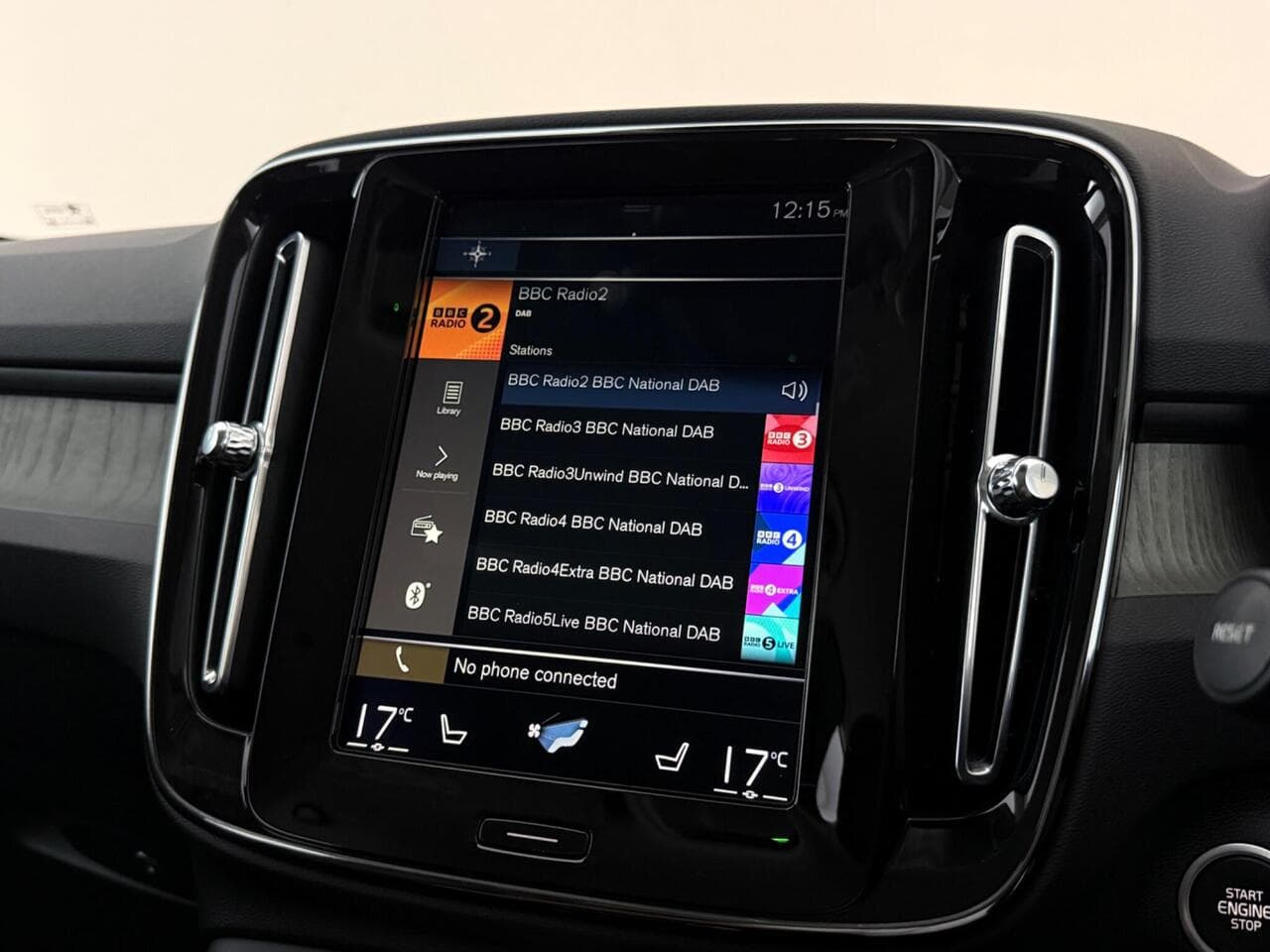 Volvo XC40 thumbnail Infotainment System