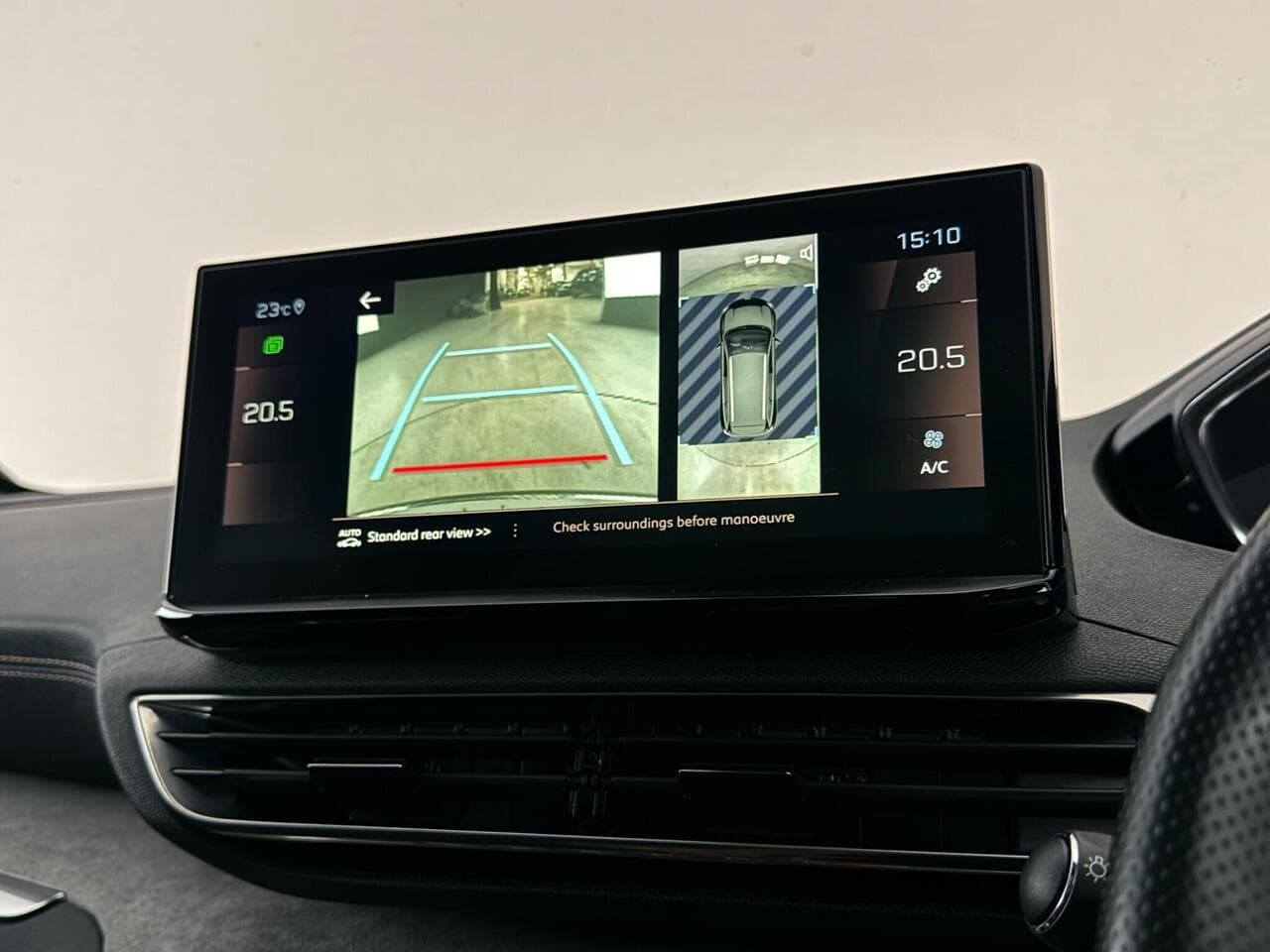 Peugeot 5008 thumbnail Infotainment System