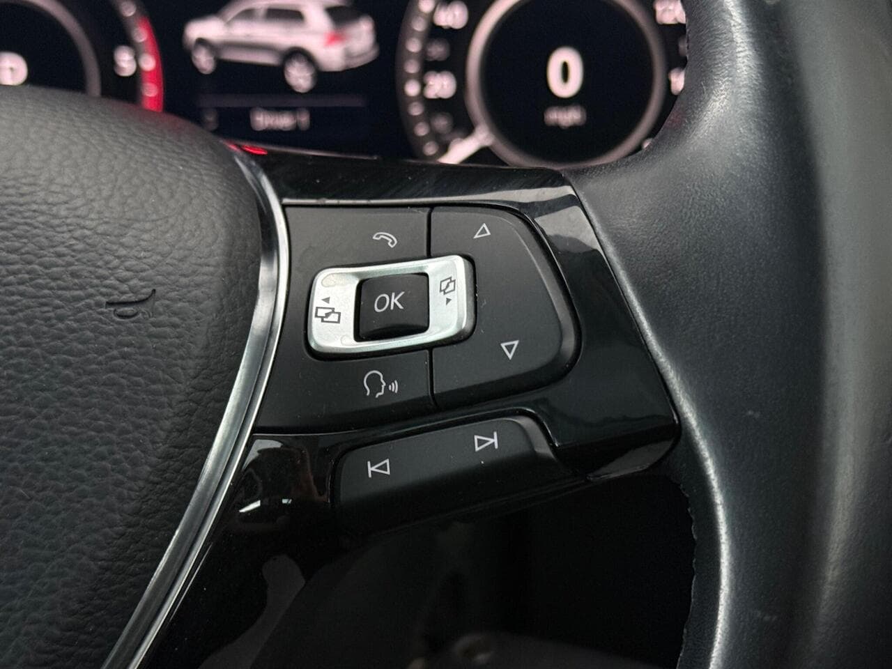 Volkswagen Tiguan thumbnail Misc Controls