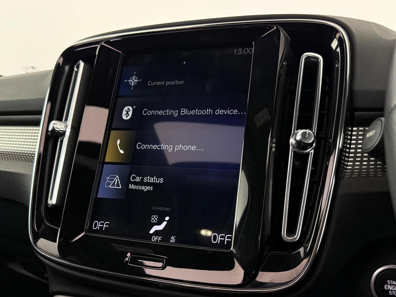 Volvo XC40 thumbnail Infotainment System