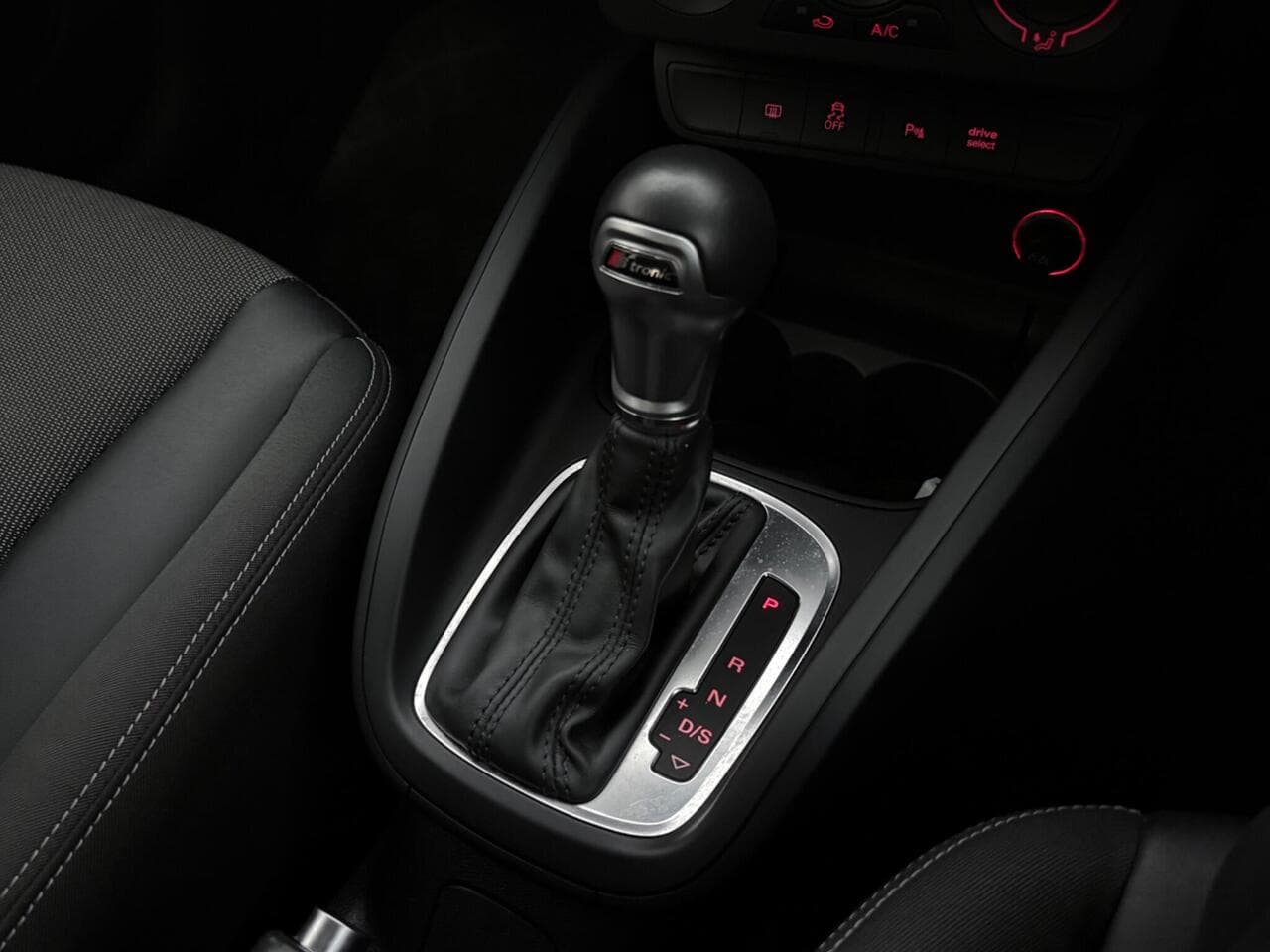 Audi A1 thumbnail Interior Front